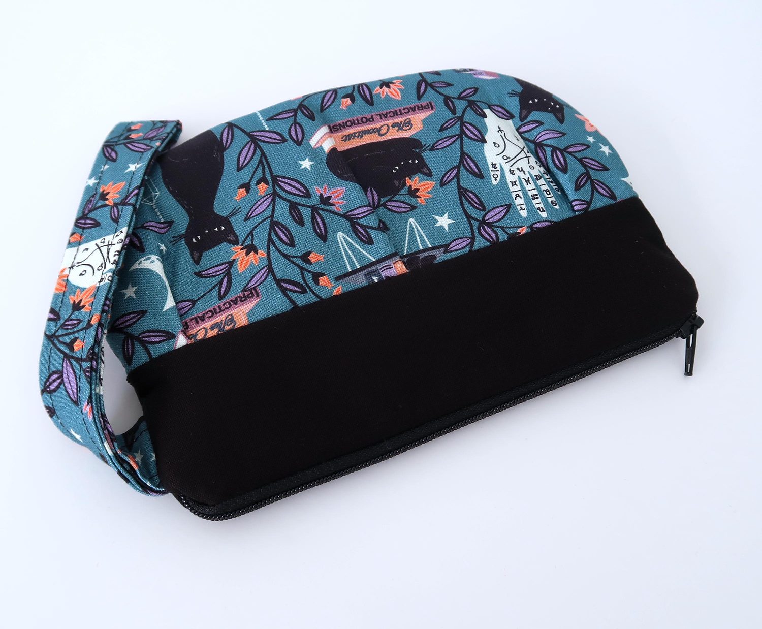 Pleated Wristlet – Spellbound Black Cats, photo 4 of 8
