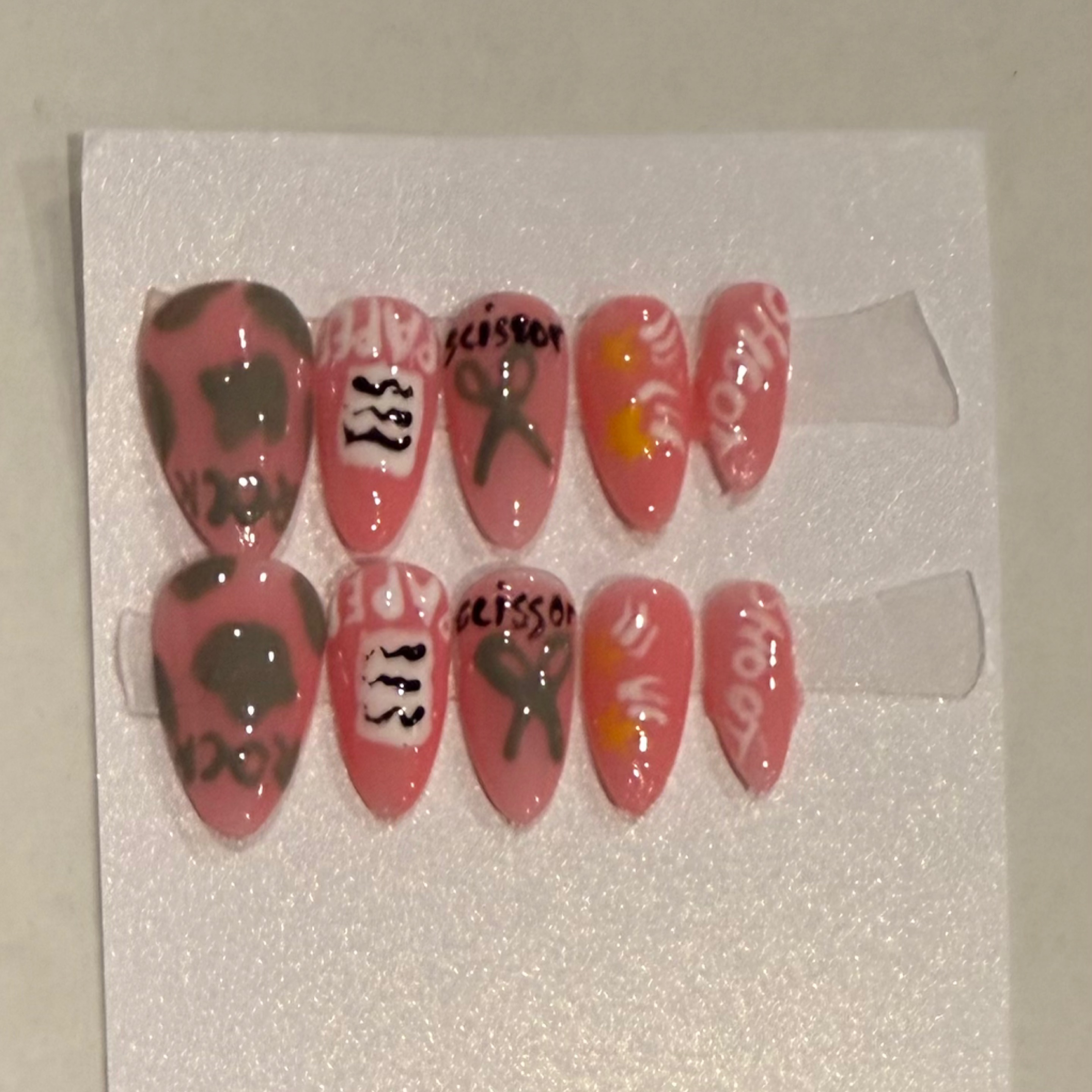 Rock paper scissors shoot! hand-painted nail set