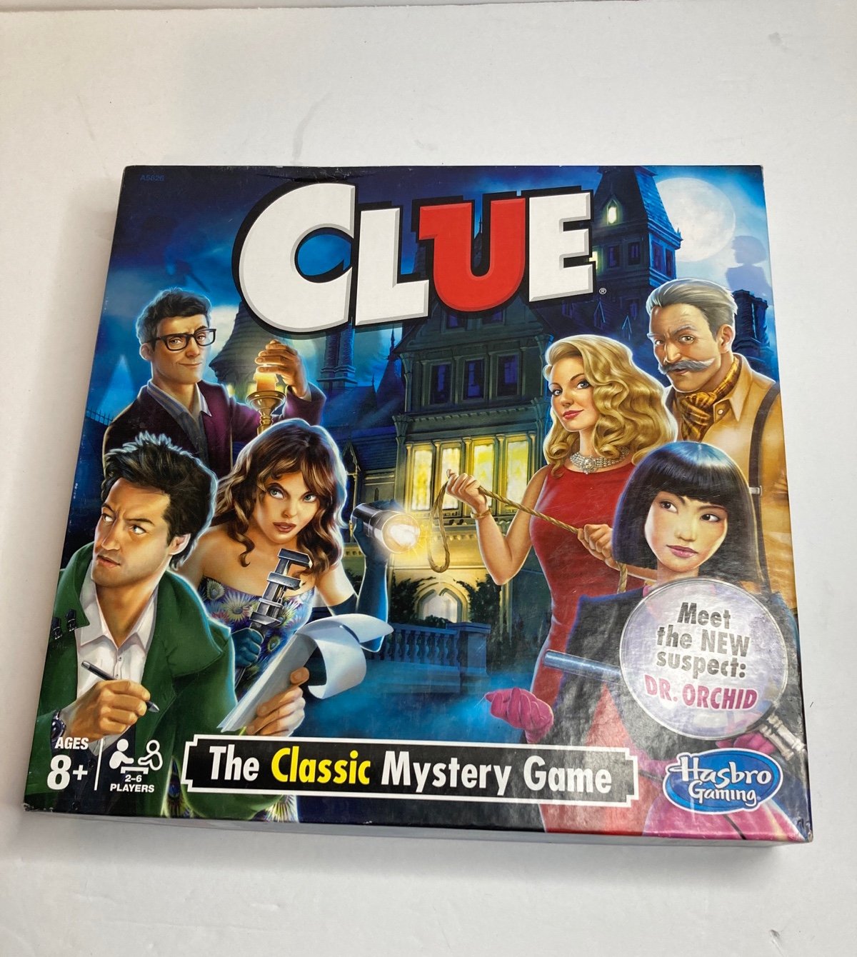 CLUE HASBRO Classic Mystery Board Game