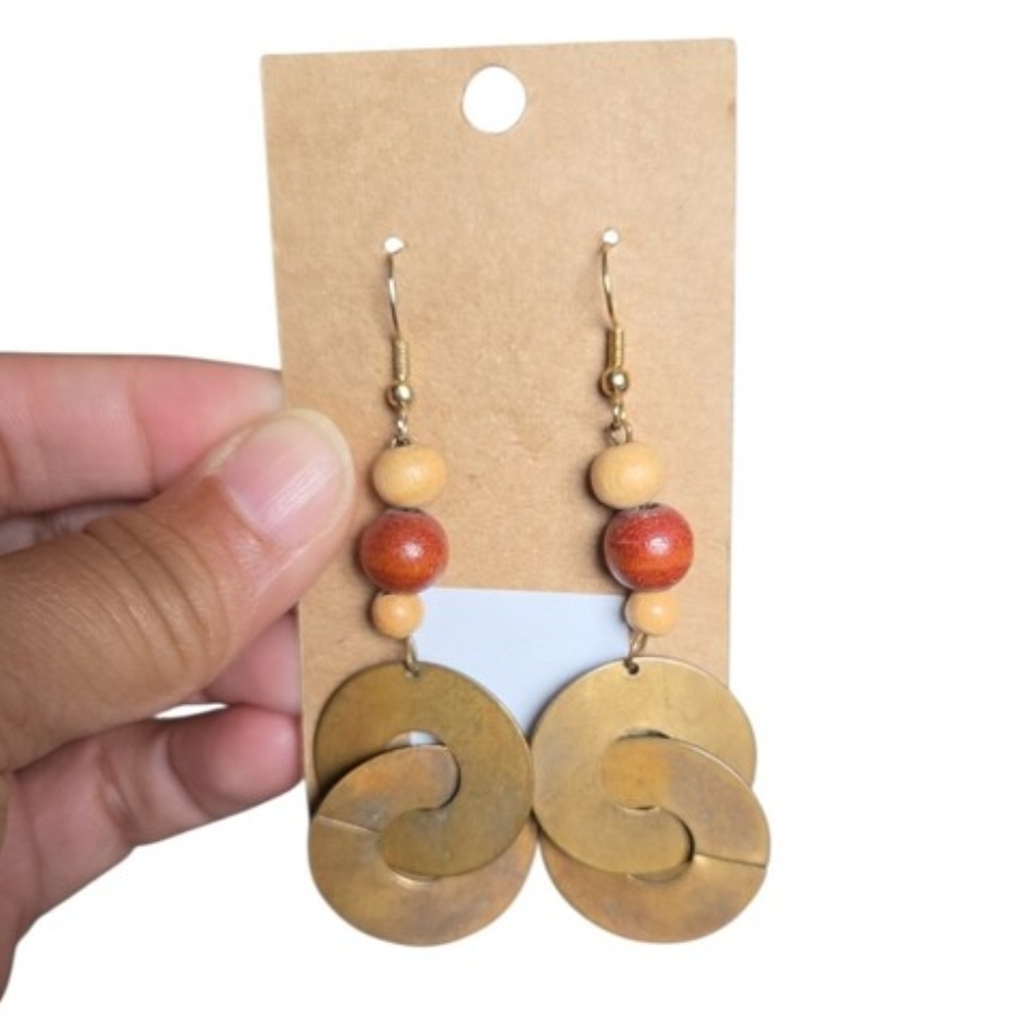 Vintage Gold Toned Bohemian Linked Circle Dangle Earrings in Brown and Tan 3"