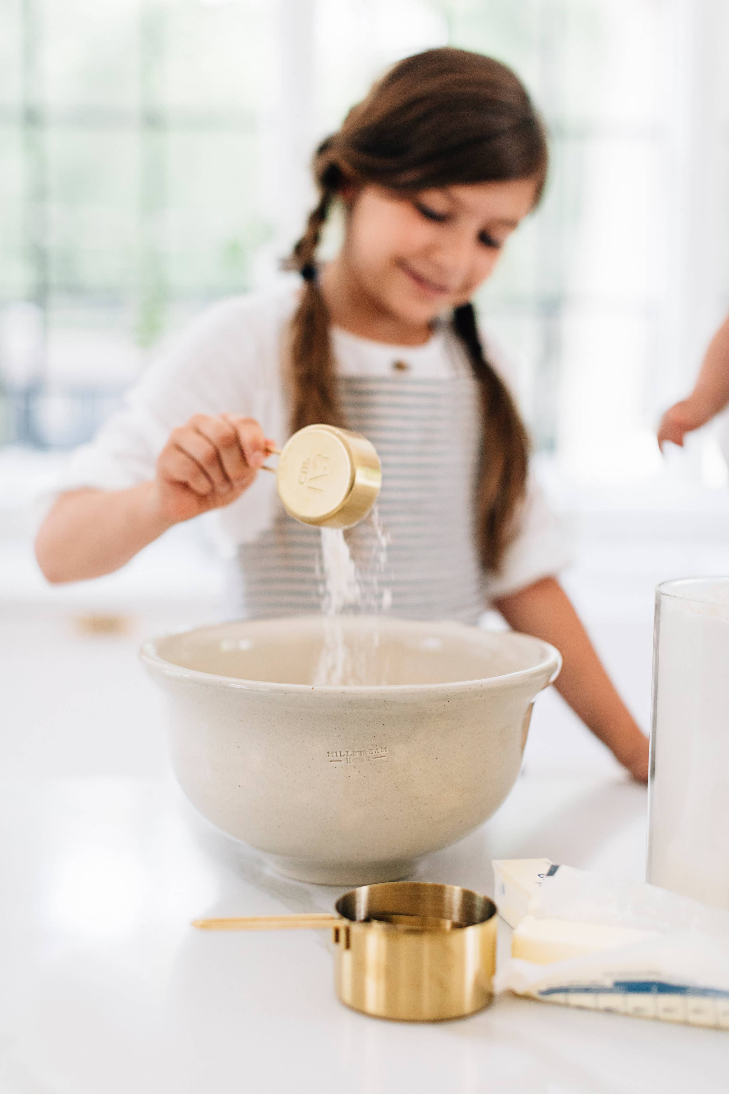 The Stoneware Ceramic Mixing Bowl: Small