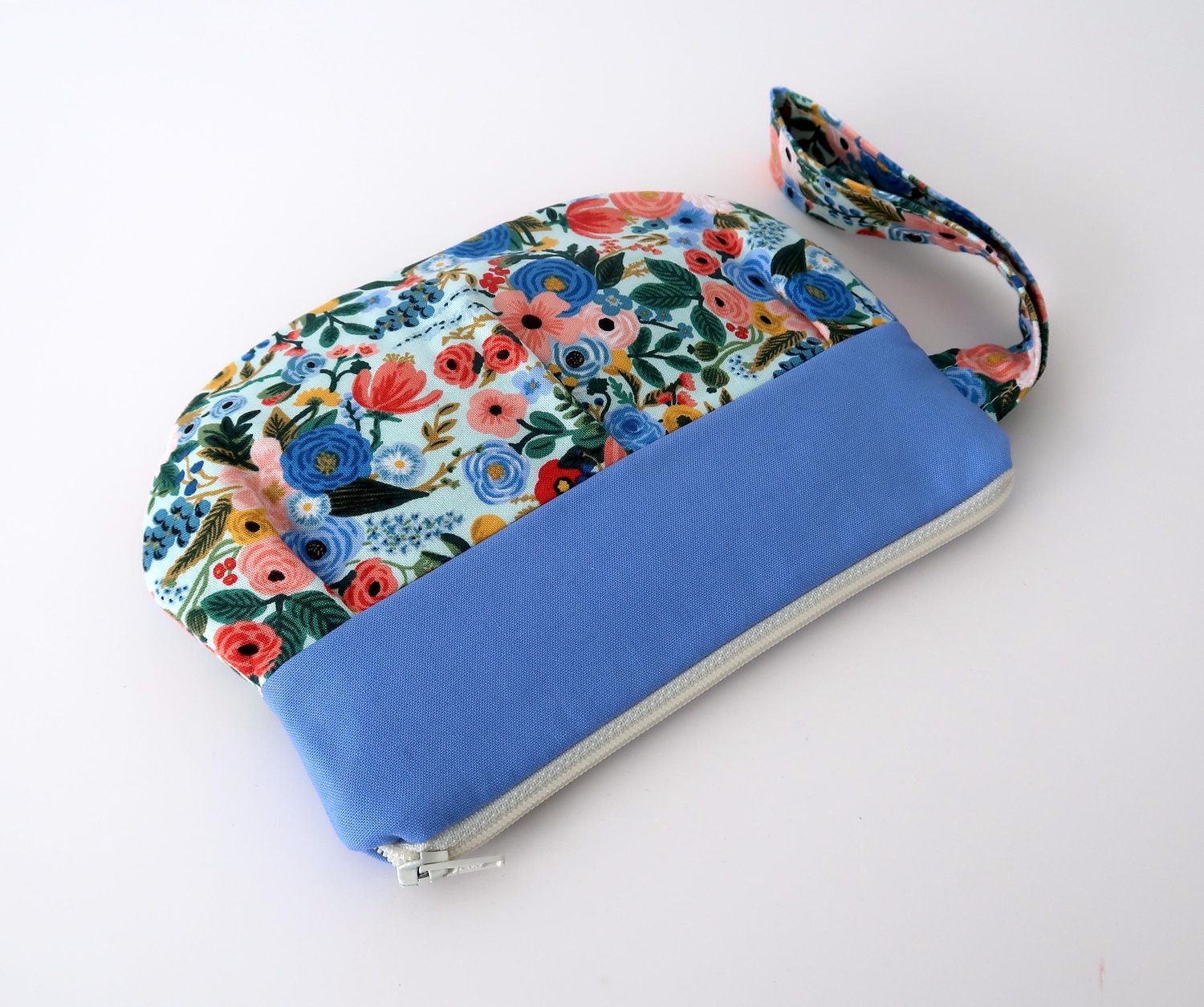 Pleated Wristlet – Petite Garden Party Blue, photo 7 of 7
