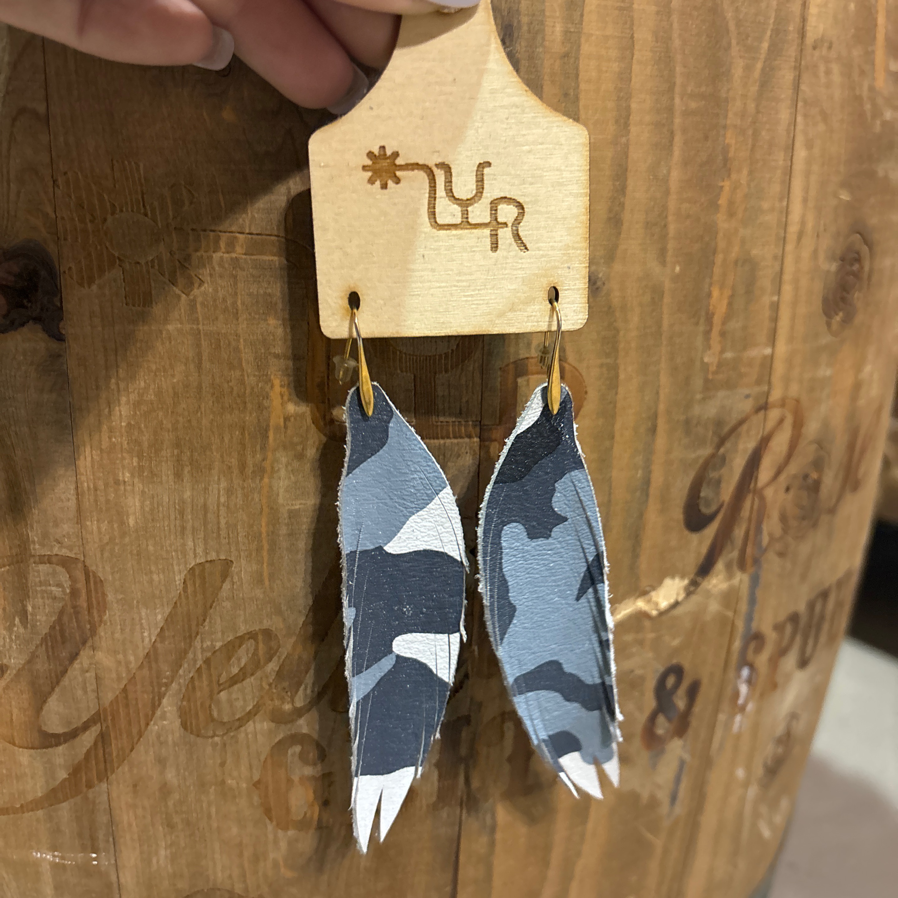 Ear Long Camo fringed Leather Feather