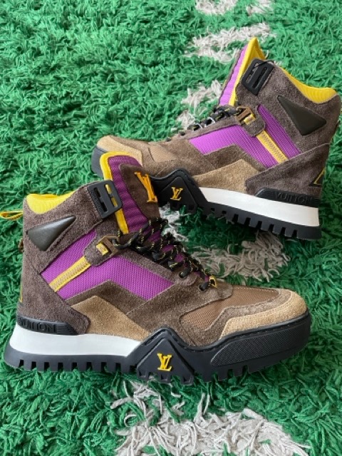 Louis Vuitton Hiking Ankle Boots Mens Suede LV Size 9 (used)