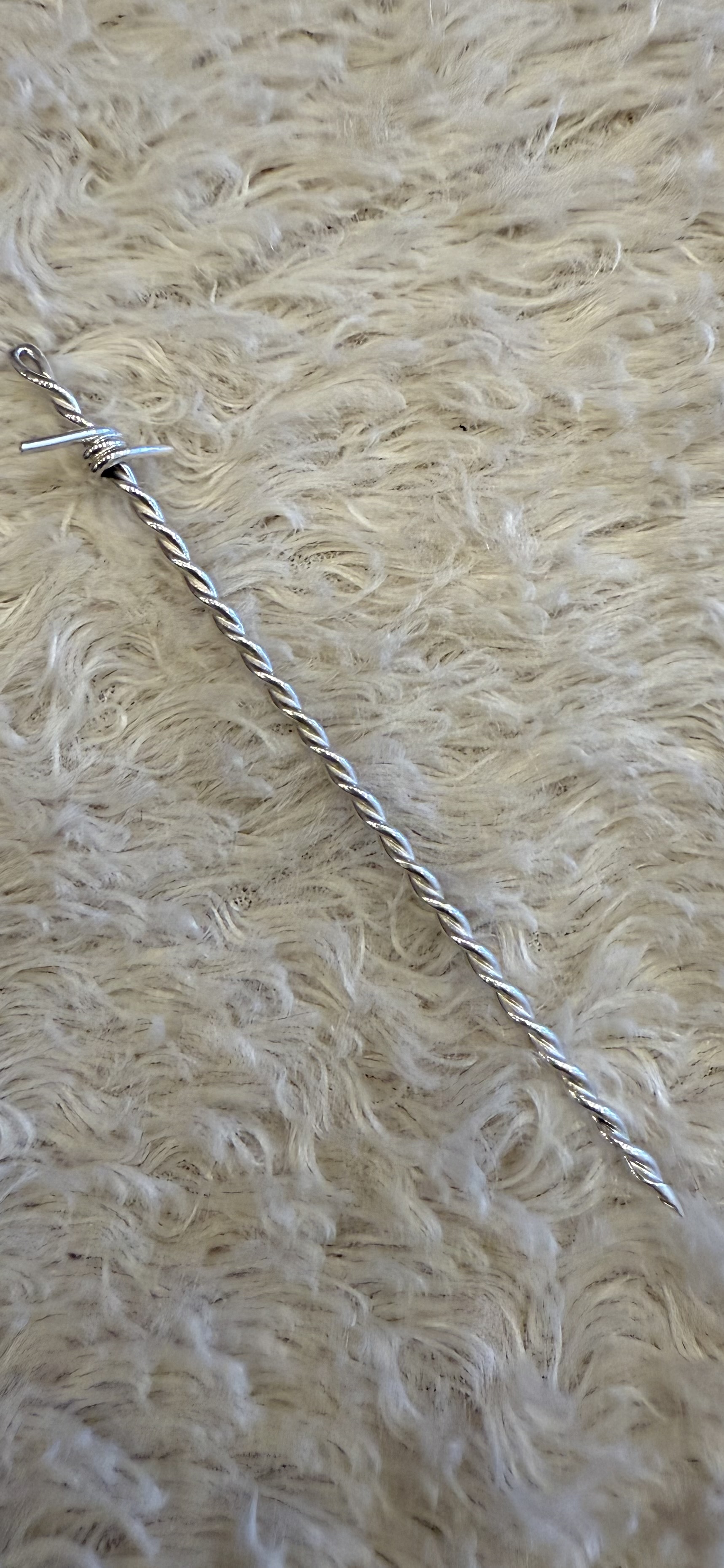 Sterling Silver Barbed Wire Brim Detail - Bright