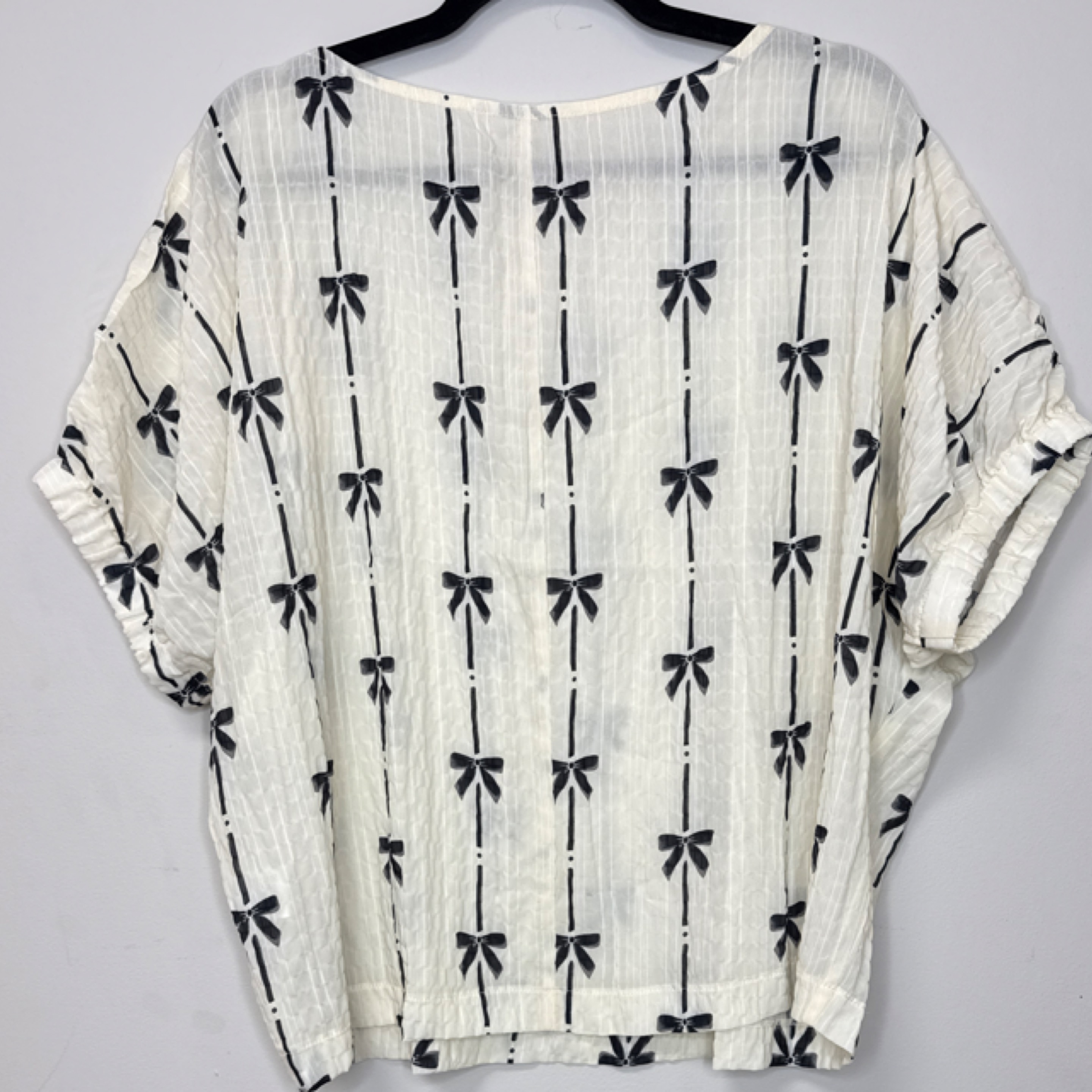 DL cream/black bow top — Bama Tan boutique, Tuscaloosa AL