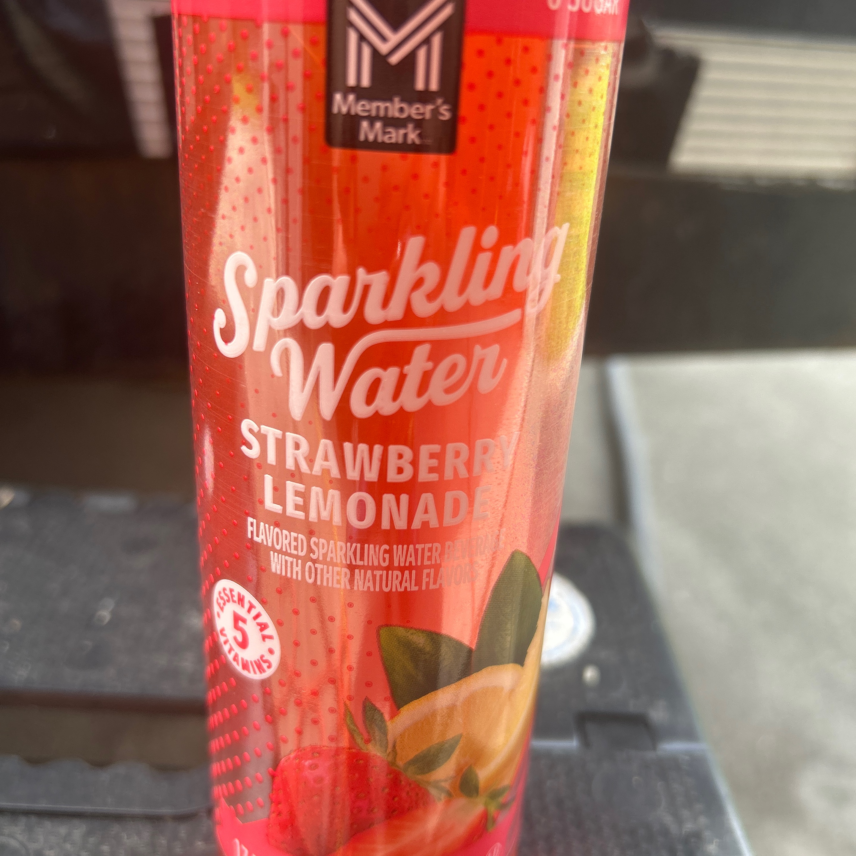 Sparkling water Strawberry Lemonade
