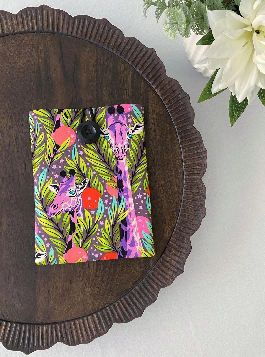 Kindle Paperwhite Cover – Neck for Days Giraffes – handmade kindle paperwhite cover