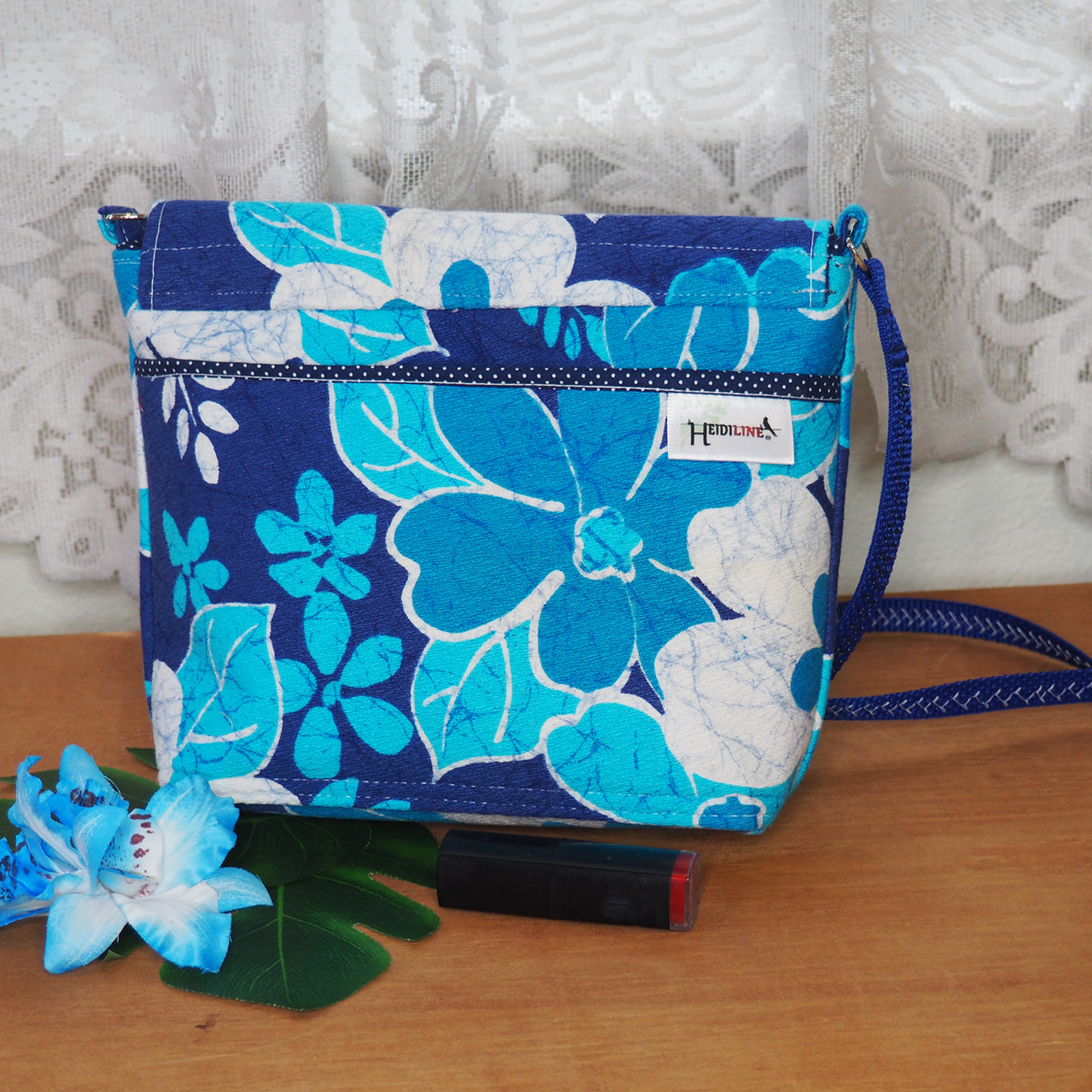 Vintage Vera Crossbody Cutie