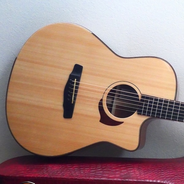 AR-WM #1126 / White Spruce & Mahogany