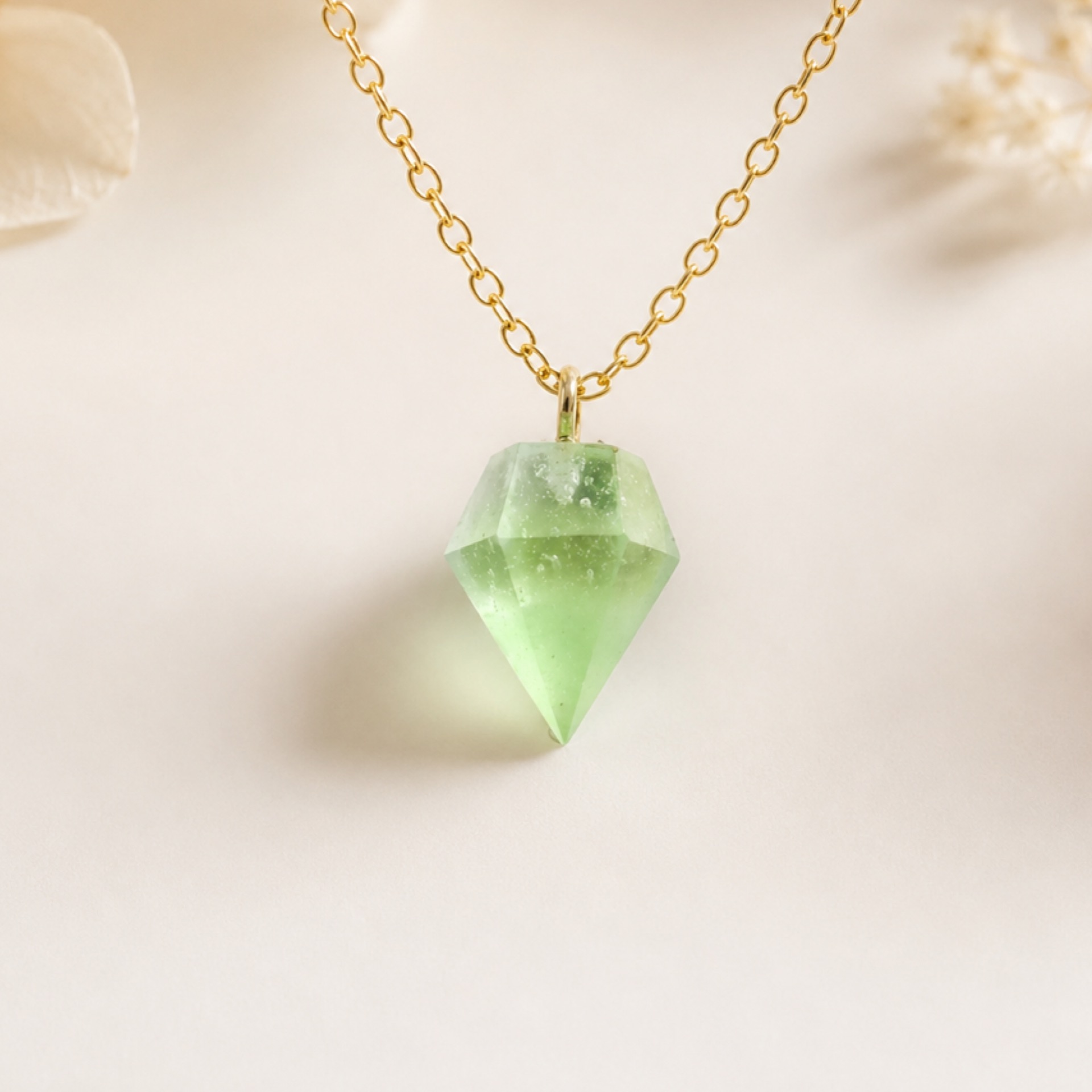Green diamond necklace product image