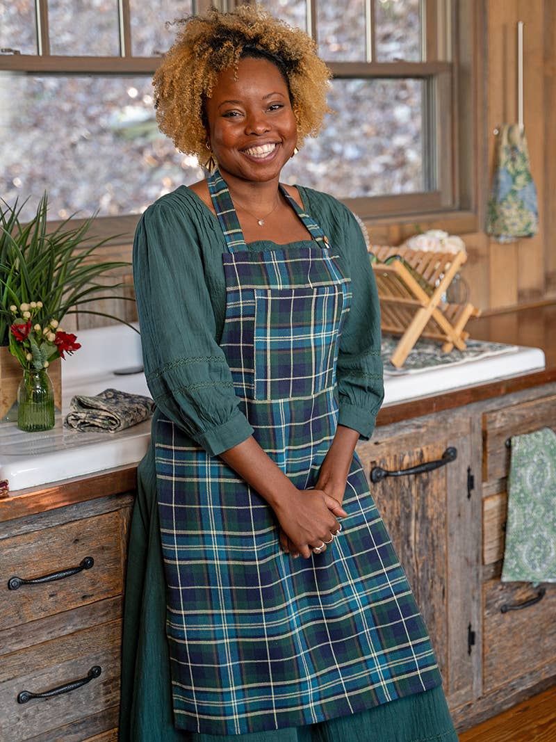 Market Plaid Chef Apron - Nest & Nook Sonora Boutique