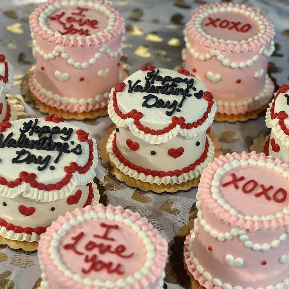 4″ Chocolate Fudge (2 layer) Sweetheart Cake