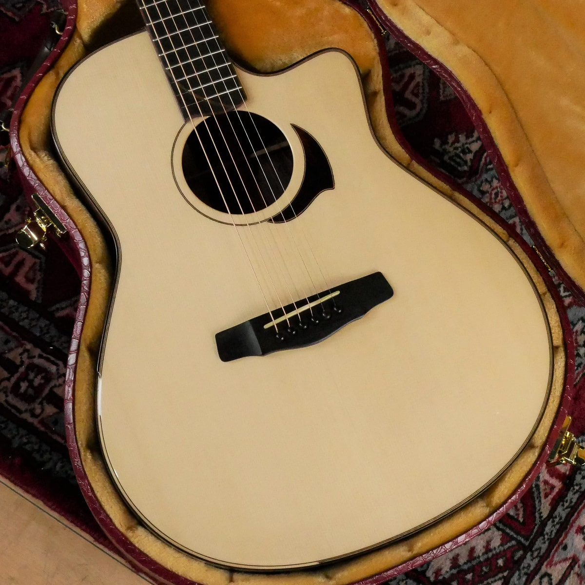 Yokoyama Guitars / AR-GC #996 German Spruce & Camatillo