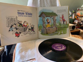 Disney Snow white and 7 dwarves story and songs - Image 2