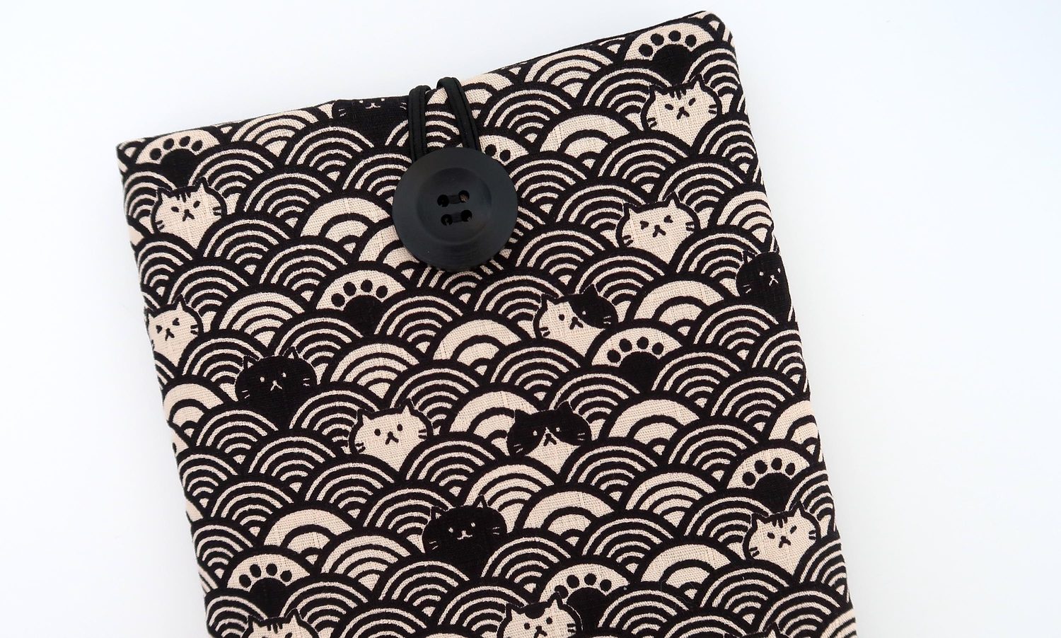 Kindle Paperwhite Cover – Fuku Cats in Waves – handmade kindle paperwhite cover