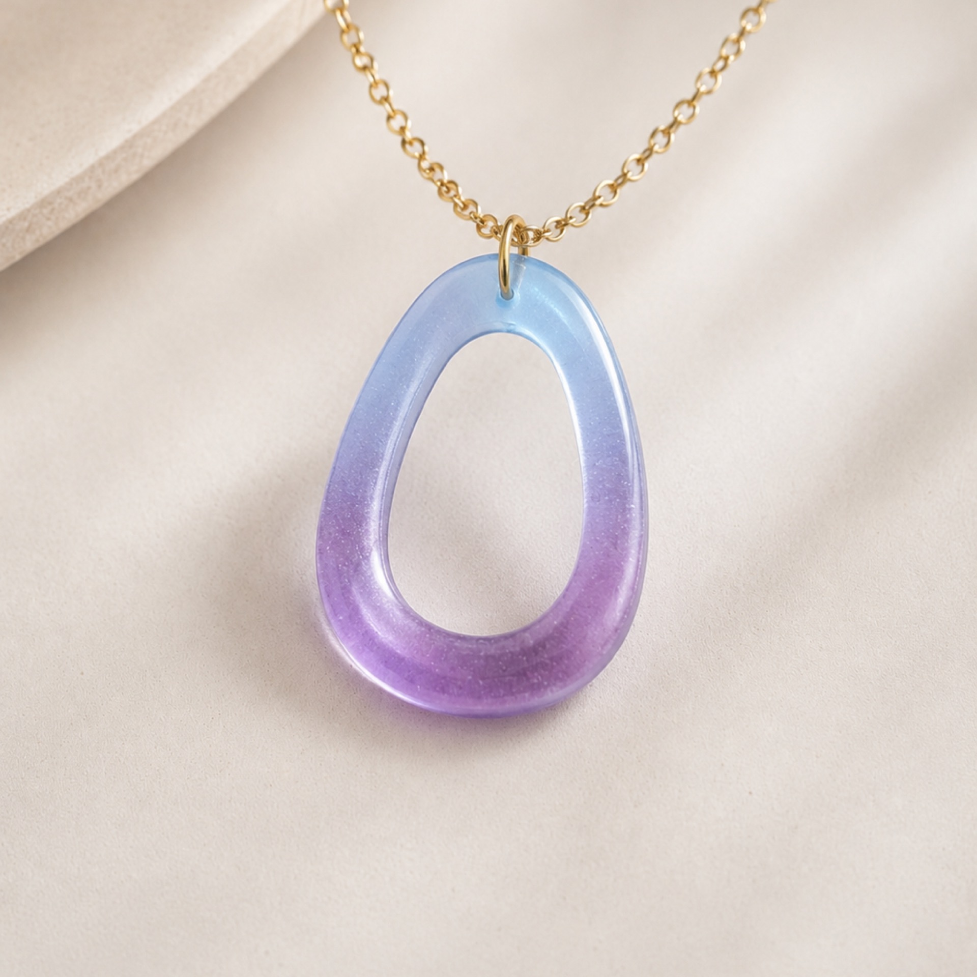 Modern oval necklace product image