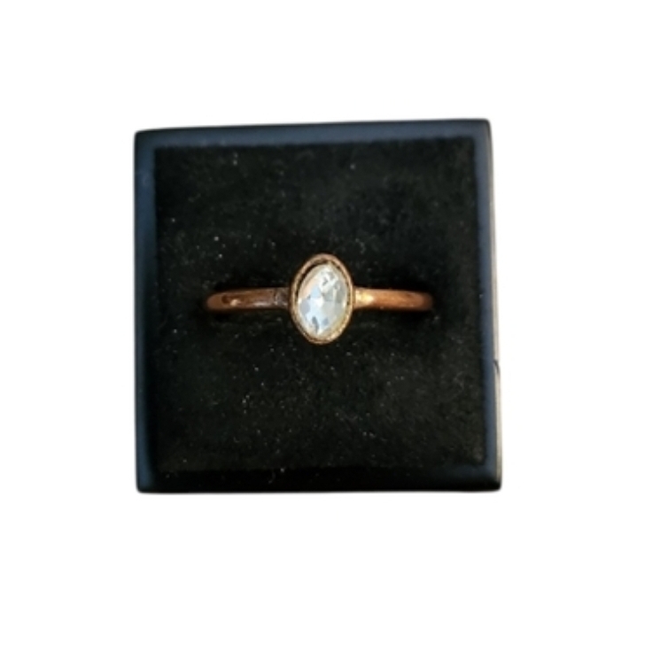 Size 8 Gold Toned Oval Cut Crystal Ring - Elegant Women’s Jewelry