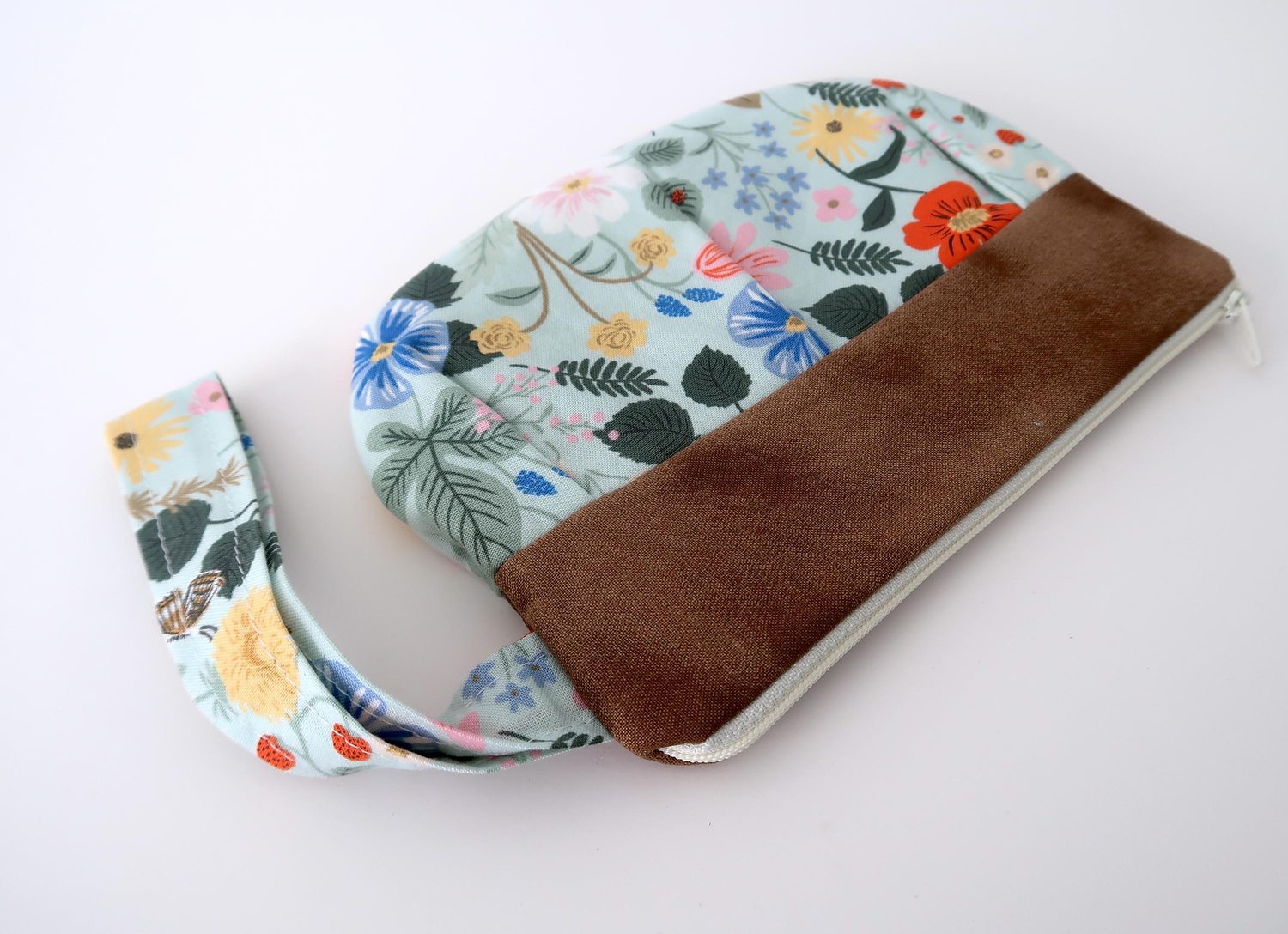 Pleated Wristlet – Wildflowers on Mint, photo 5 of 6