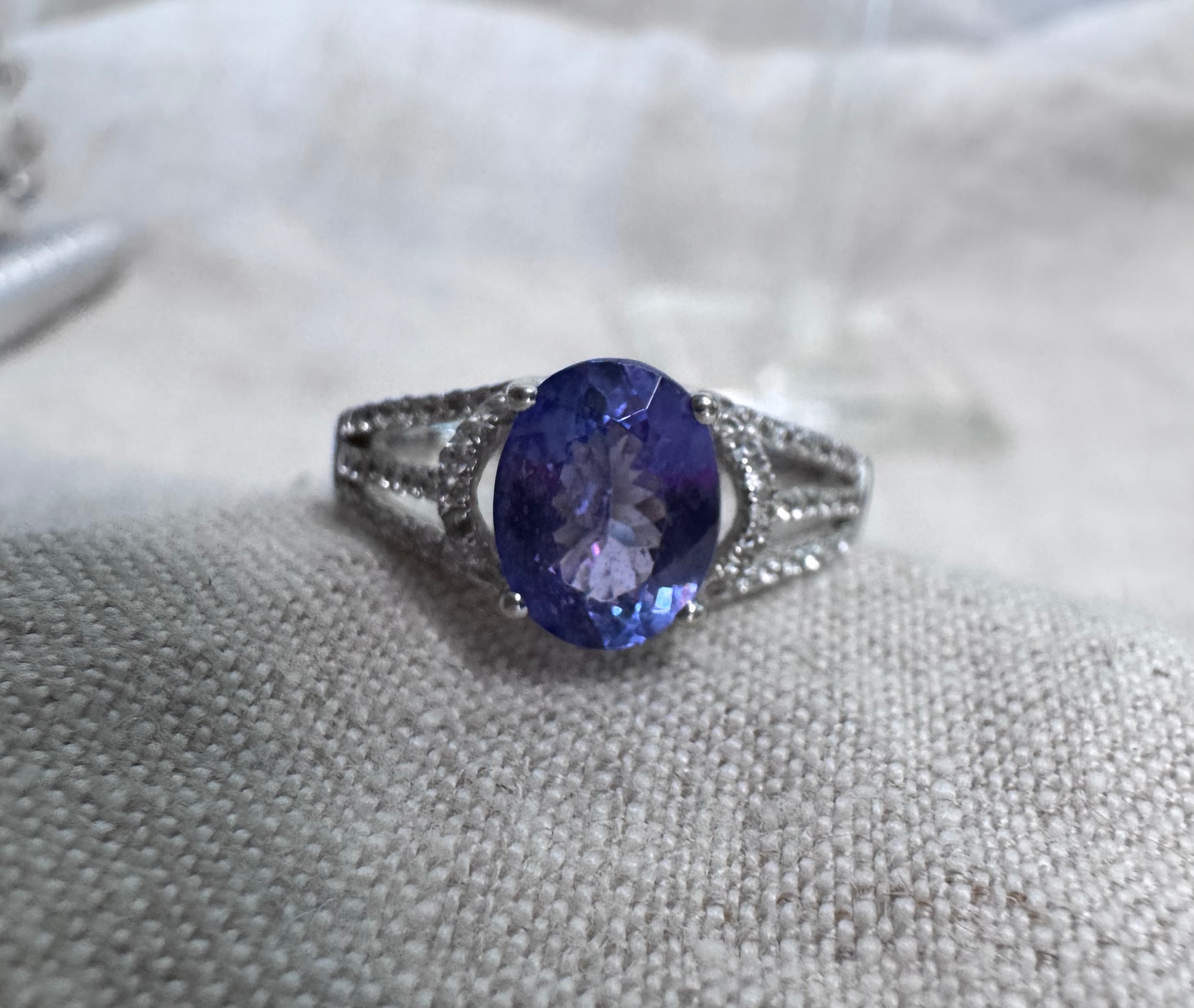 14K White Gold Tanzanite & Diamond Ring – Size 8 thumbnail 3