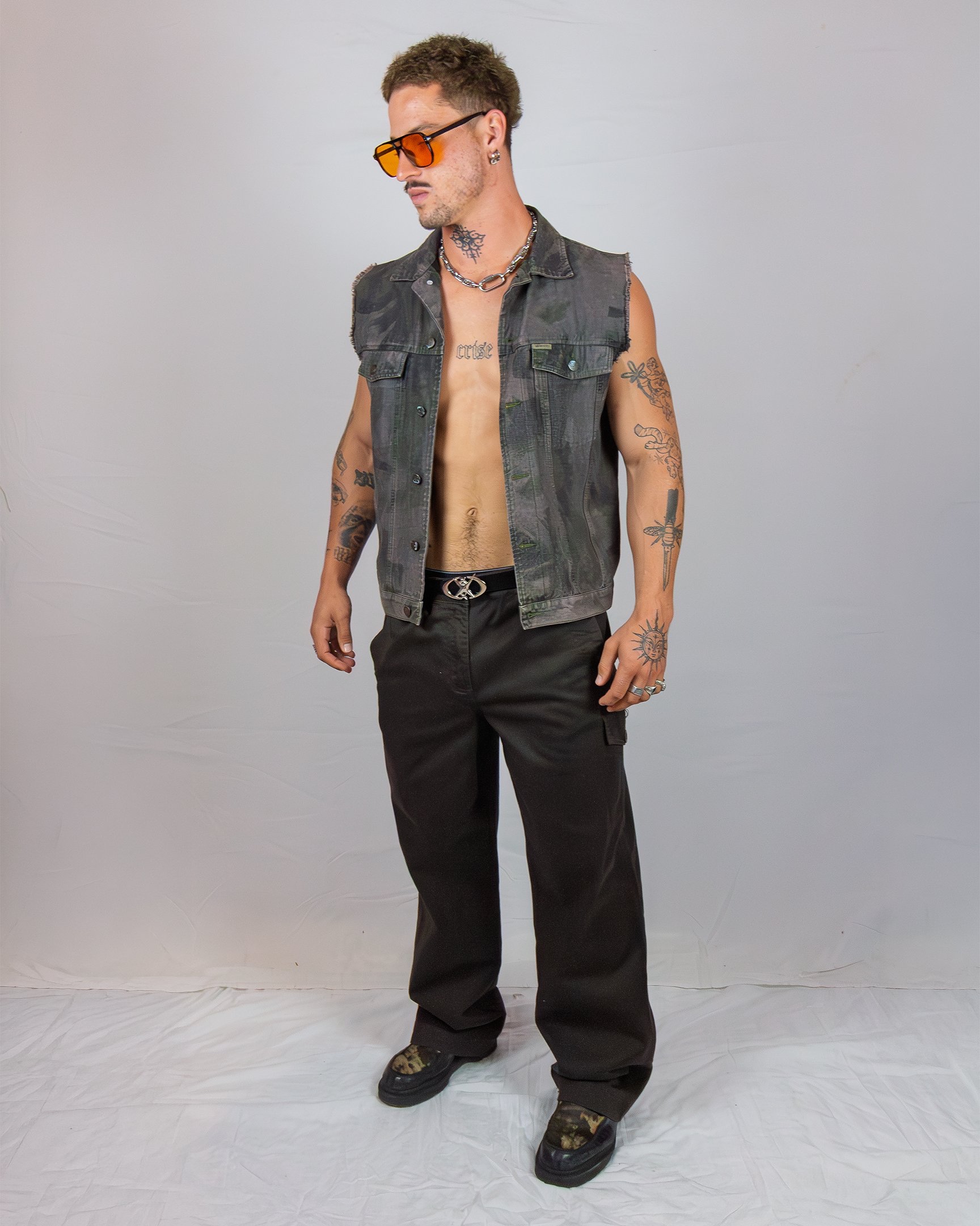Grungy Street-Style Vest (M)