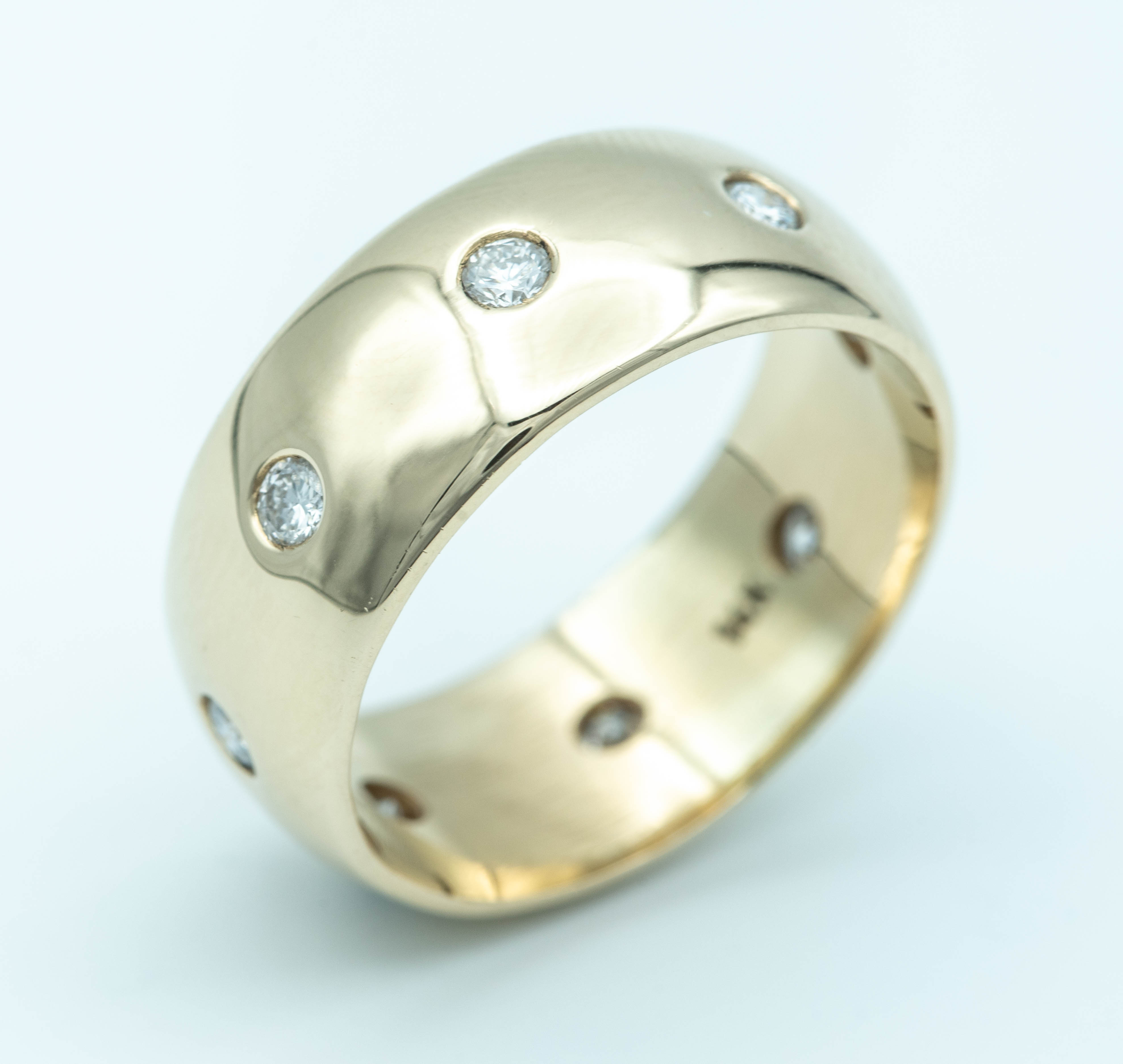 Moon's Align Diamond Wedding Band in 14K Yellow Gold Unisex