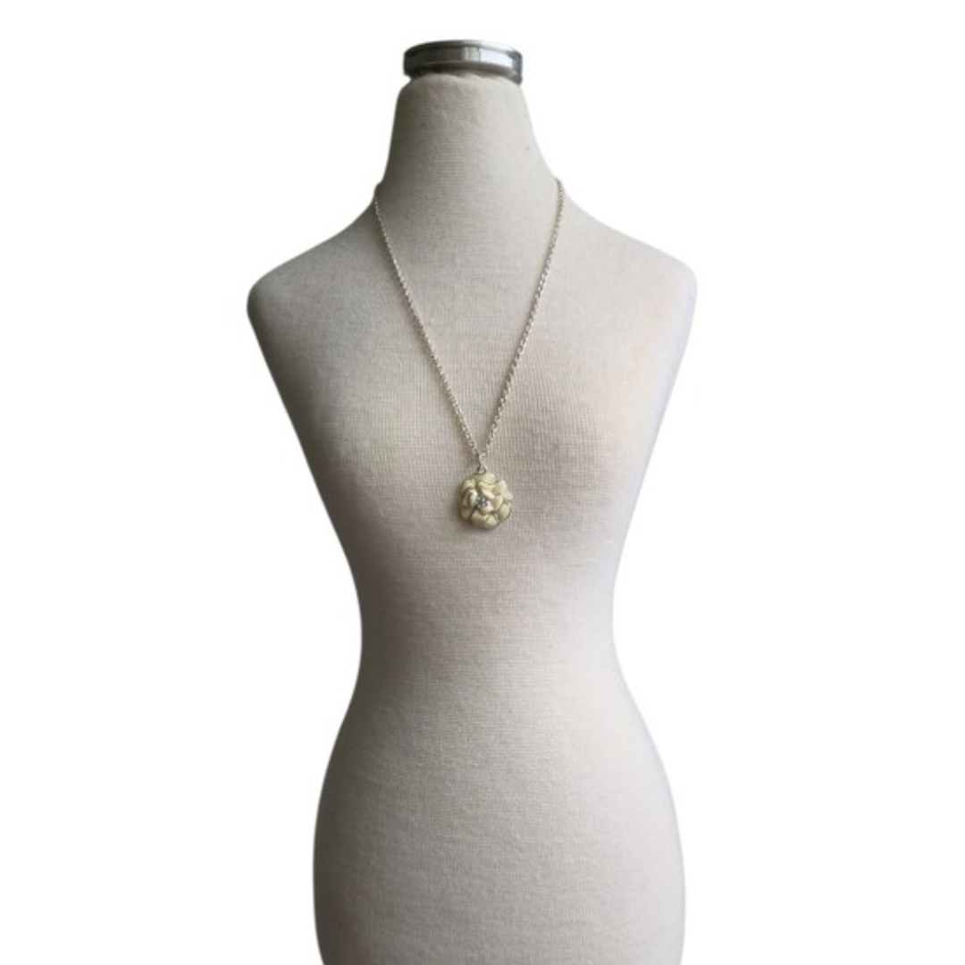 Silver Toned Cream Enamel Floral Pendant Necklace 17"