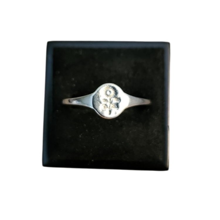 Size 9.5 Silver Toned Sunflower Signet Ring 