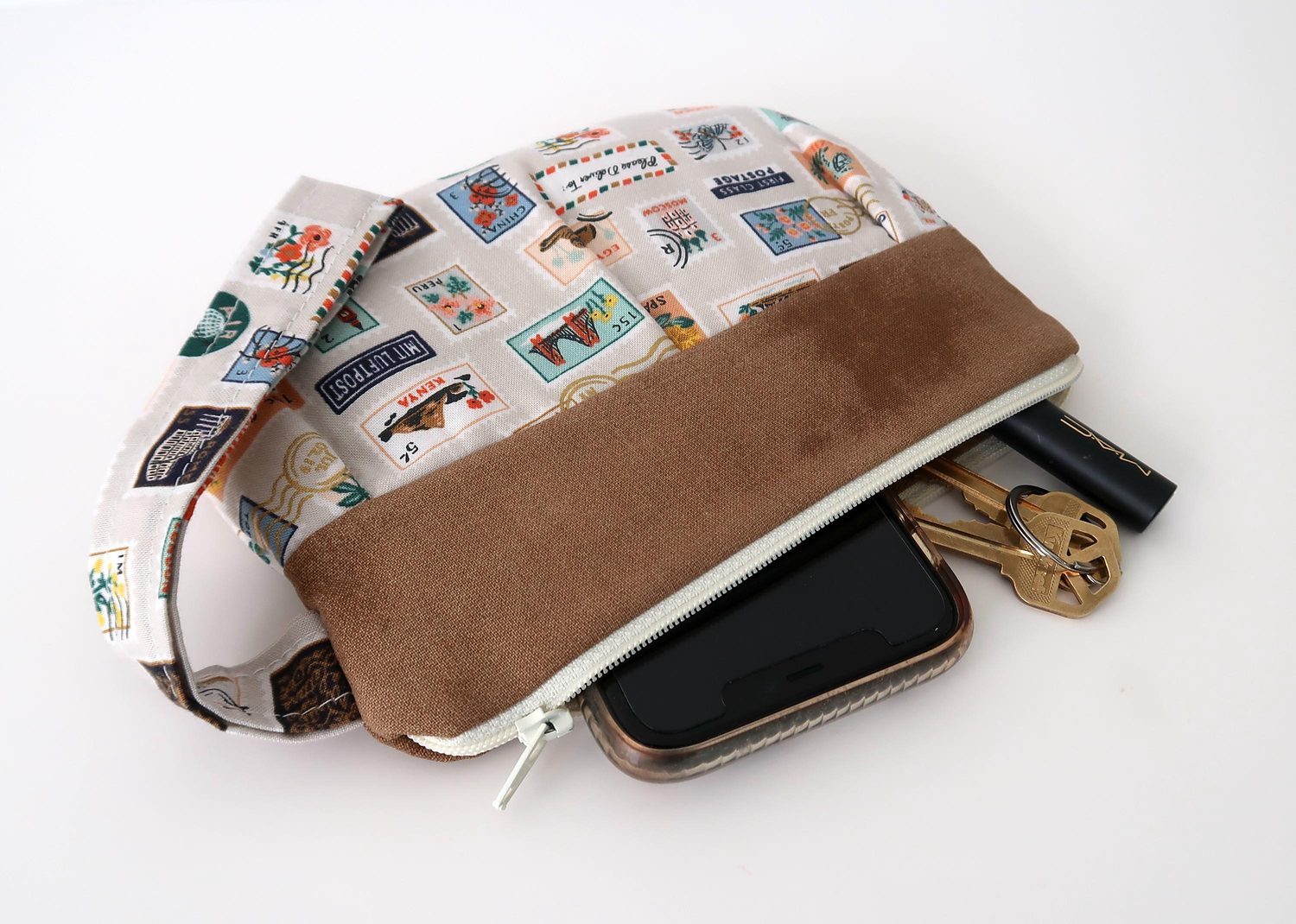 Pleated Wristlet – Postage Stamps Cream, photo 3 of 5
