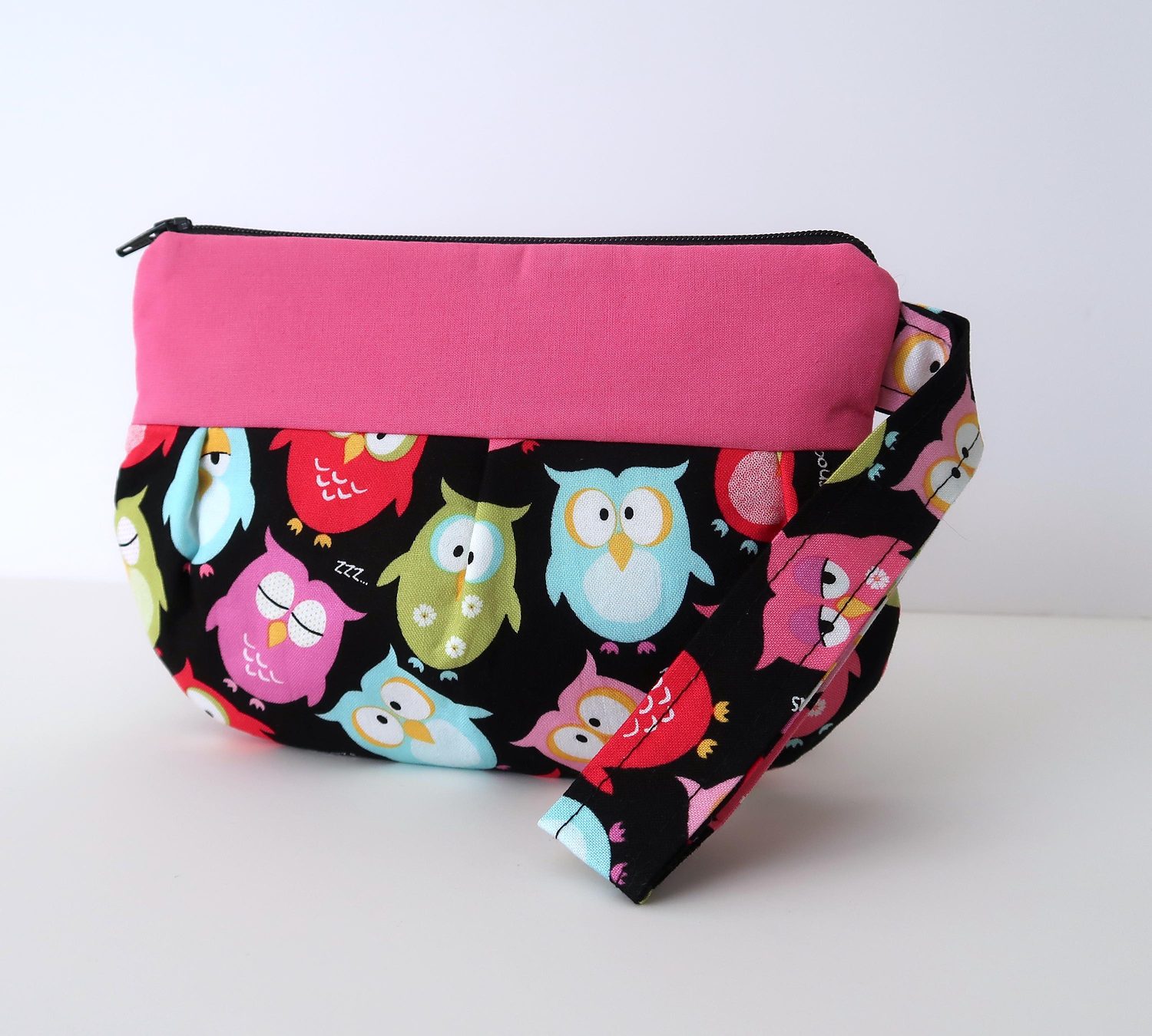 Pleated Wristlet – Sleepy Owls – handmade clutch