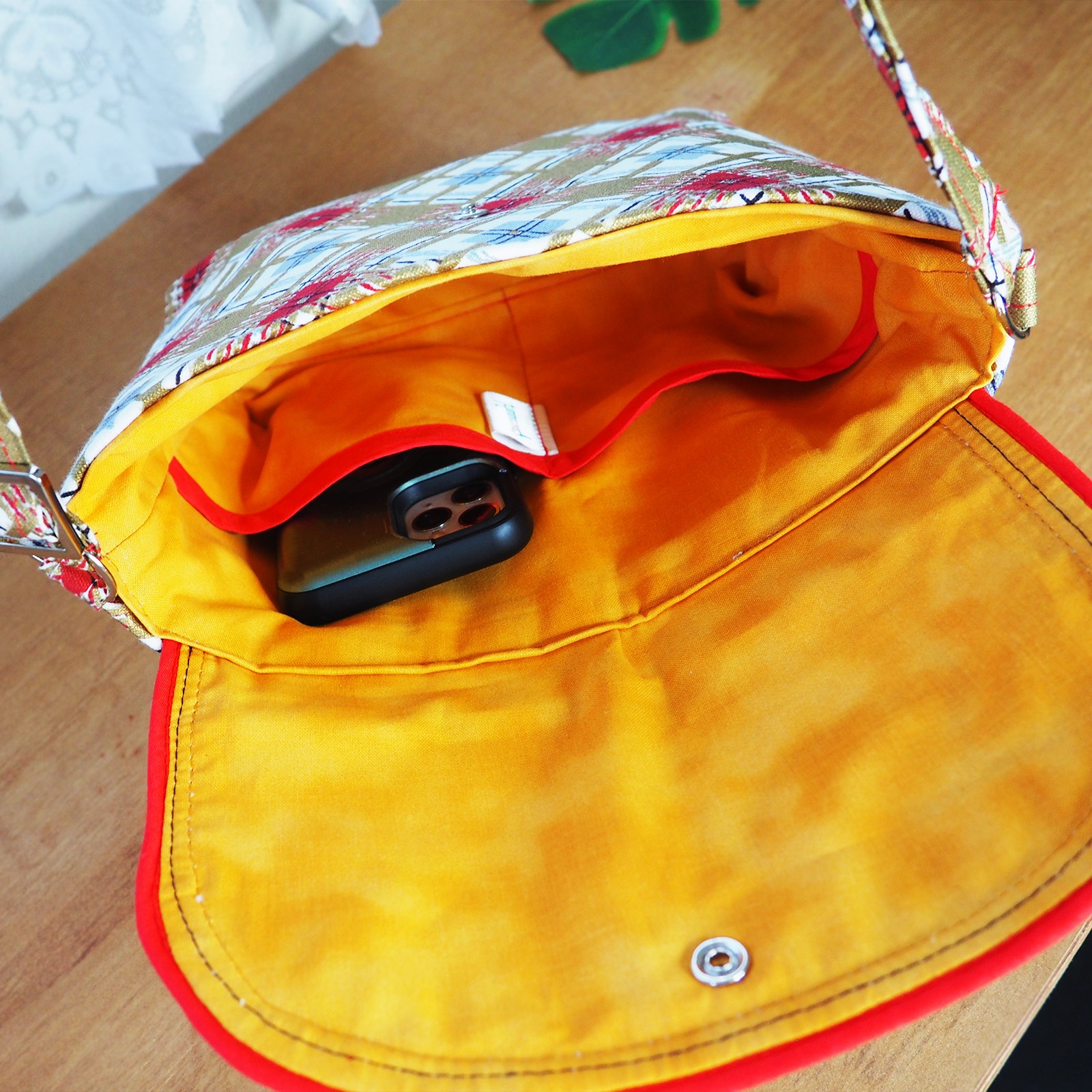 Vintage Annette Crossbody Cutie Plus