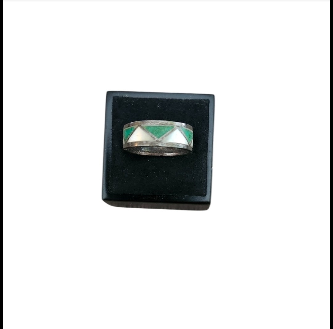 Size 6 Silver Toned Native American Inlay Green Turqouise White Shell Band Ring