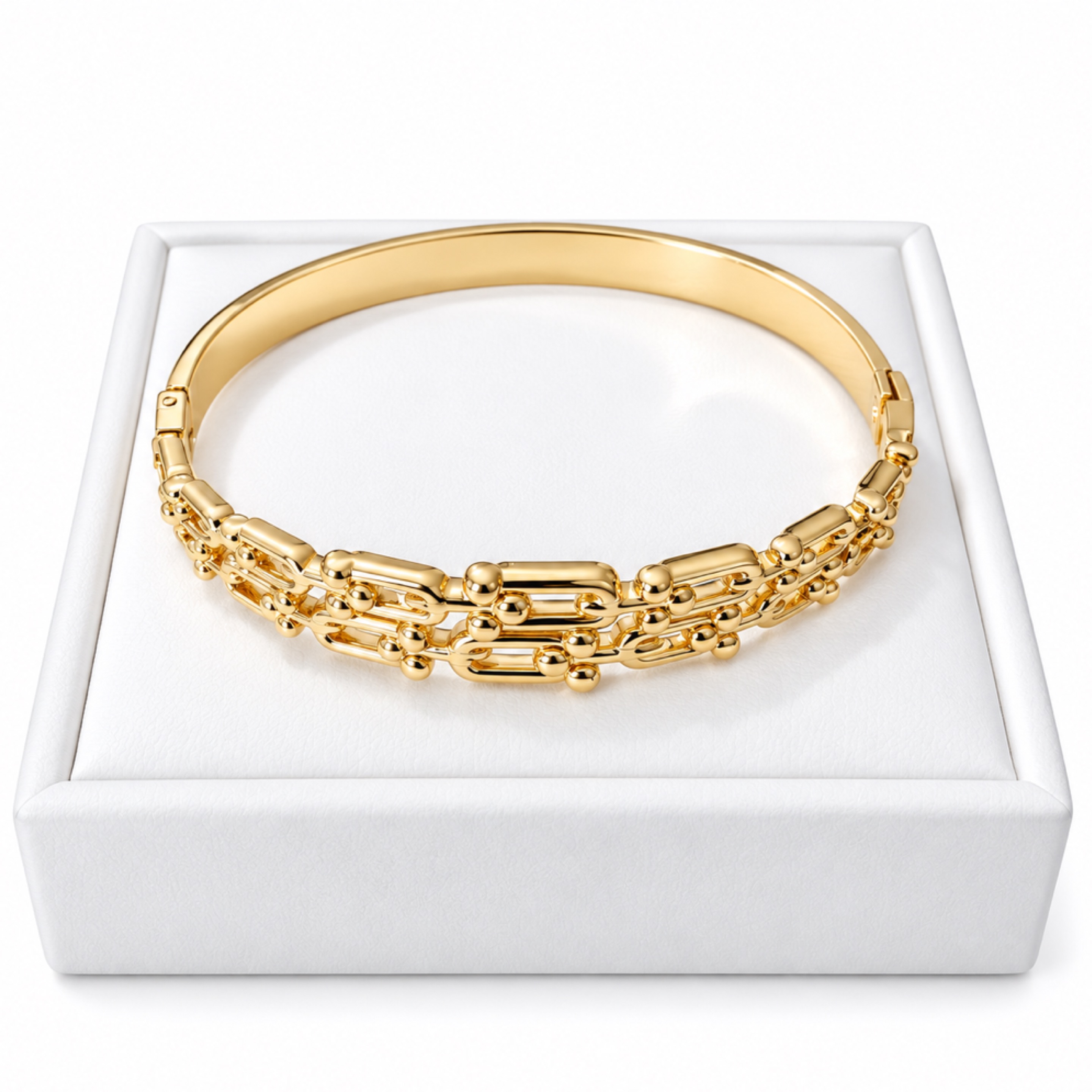 Interlock Gold Bangle 