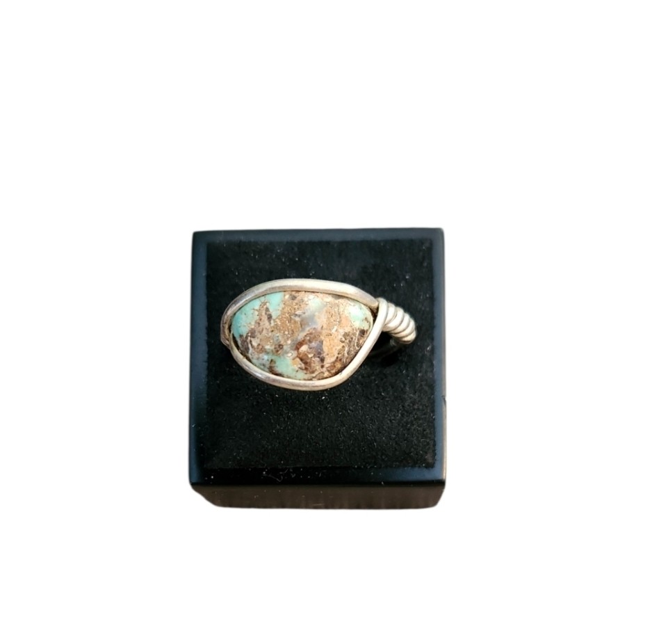 Size 8.5 Silver Toned Torqouise Wrap Ring