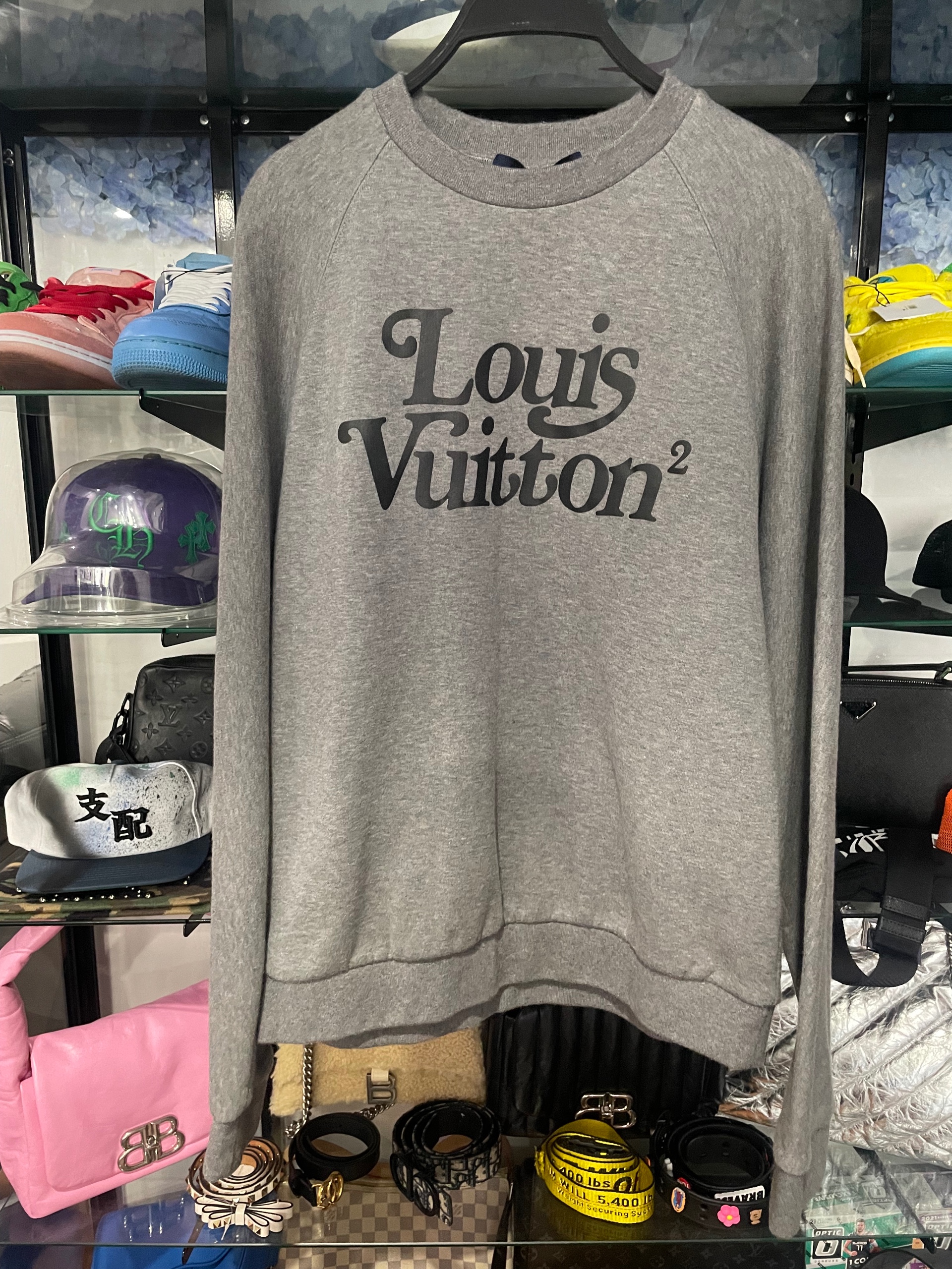 Louis Vuitton grey crewneck size M (used)