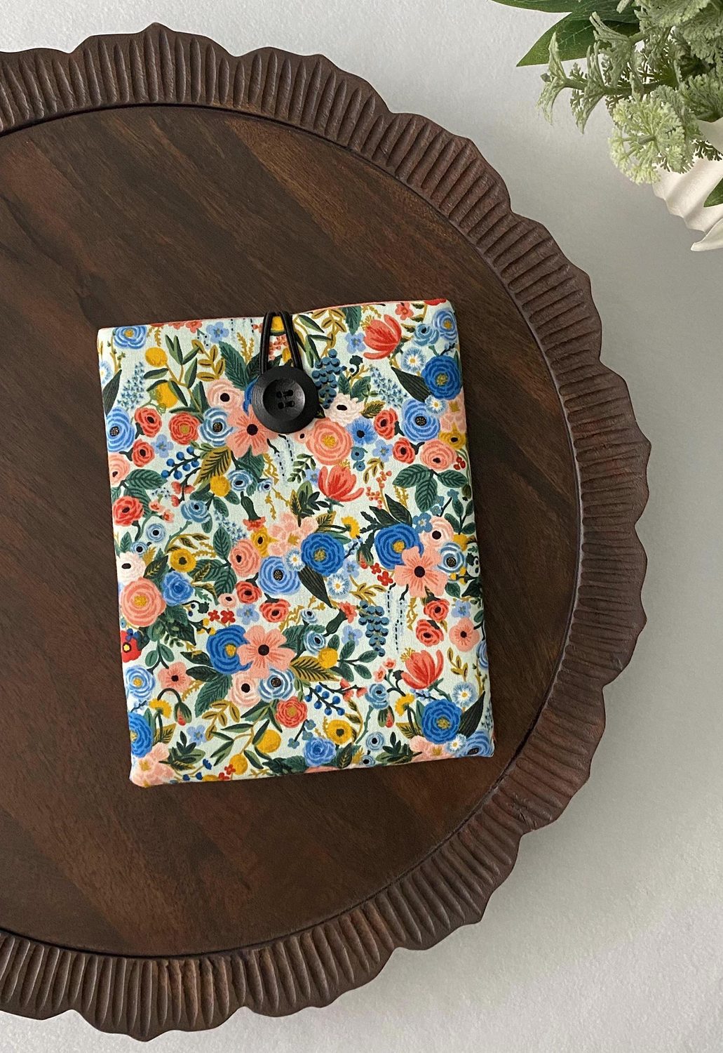 Kindle Paperwhite Cover – Petite Garden Party Blue, photo 2 of 5