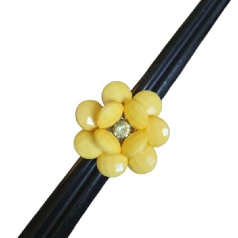Vintage Size 7.5 Yellow Flower Bead Ring