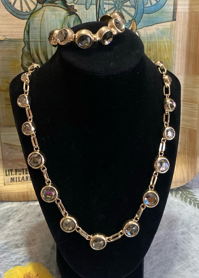 COLDWATER CREEK CHAMPAGNE RHINESTONE GOLDEN NECKLACE AND STRETCH BRACELET