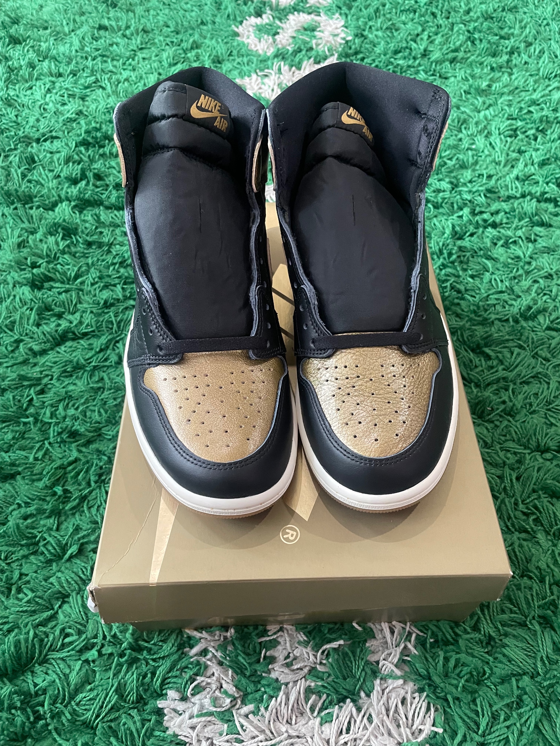 air Jordan 1 retro high OG (black metallic Gold) size 10.5 (new), size 10.5, new condition — photo 2 of 2