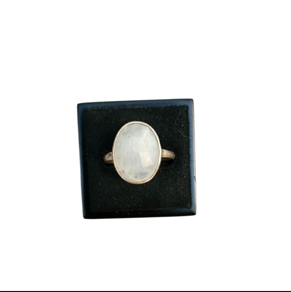 Size 6.5 Silver Toned Oval Cut Moonstone Gem Ring
