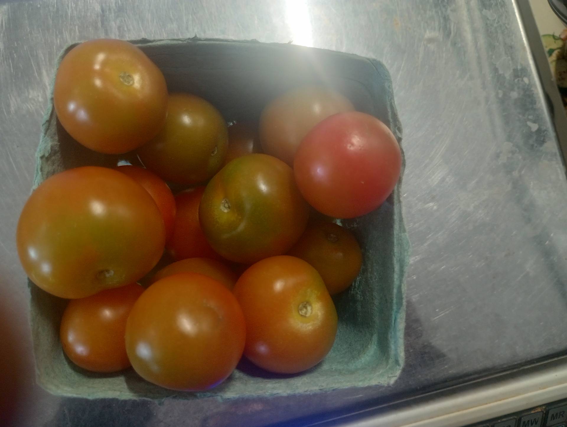 Tomatoes, red medium-small