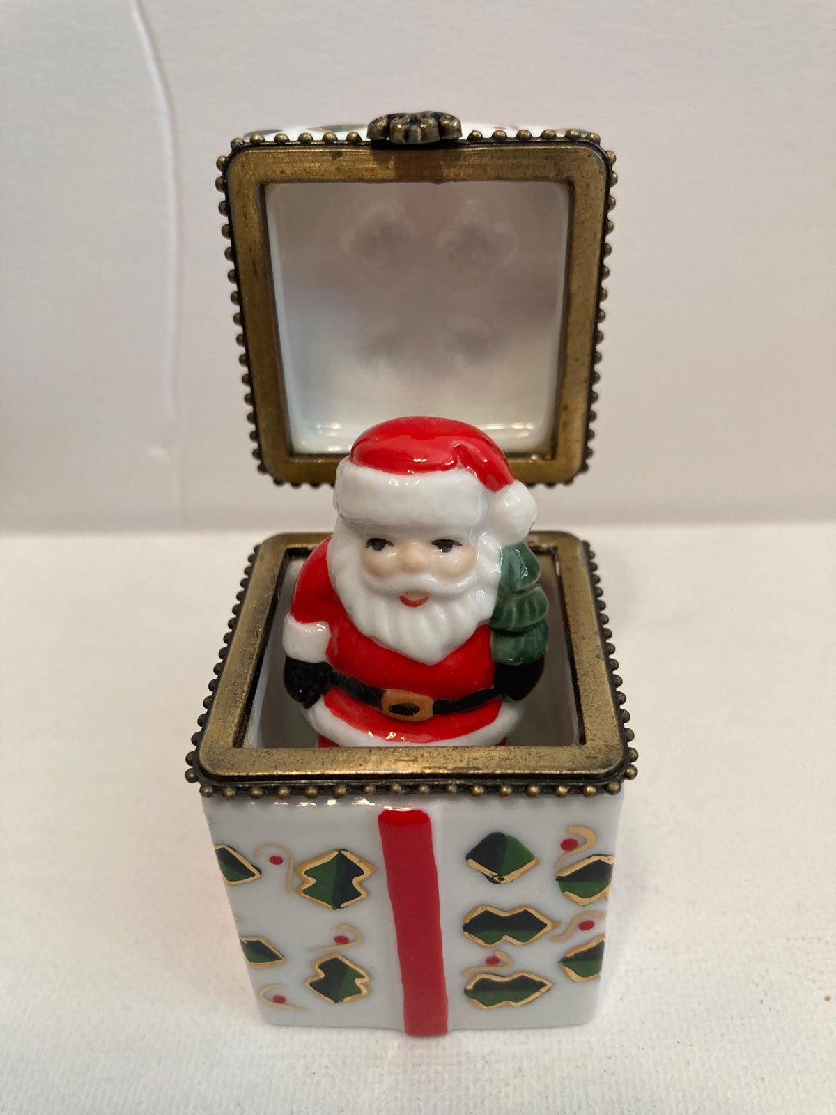 Gift/present trinket box - Jack in the box santa present/gift trinket box