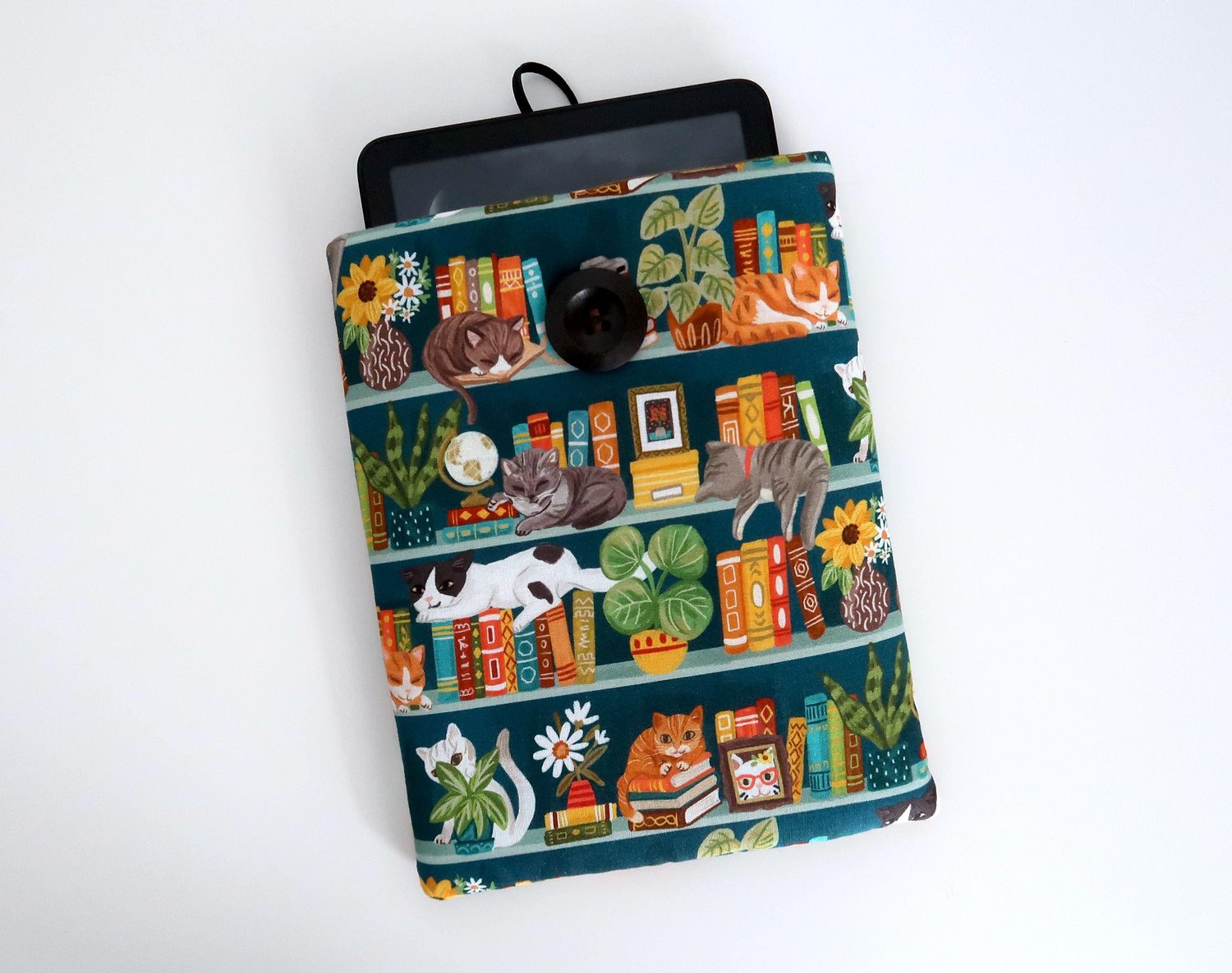 Kindle Paperwhite Cover – Cat Bookshelf, photo 7 of 8