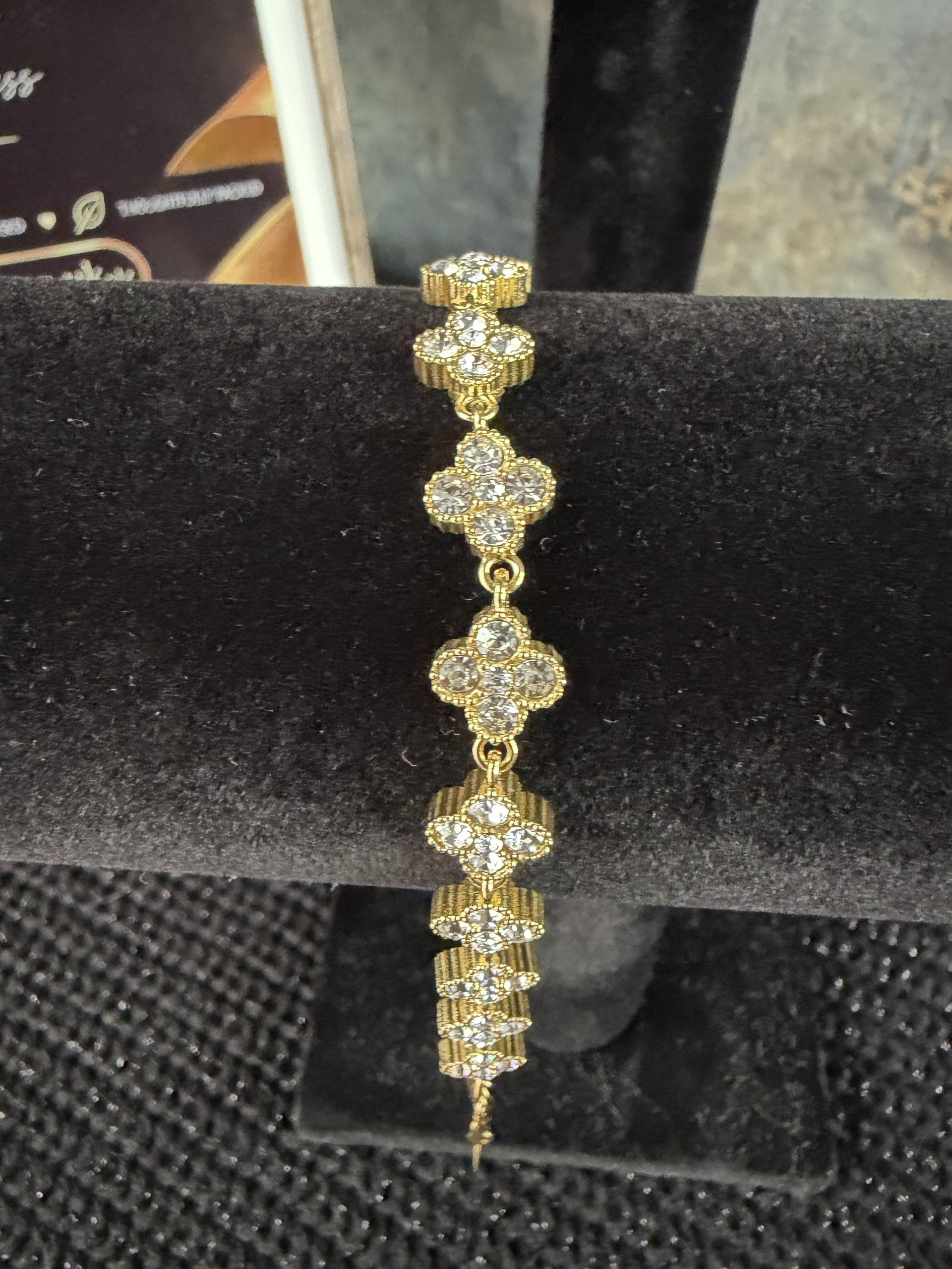 18K Gold Plated Four-Leaf Flower Rhinestone Bracelet – 304 Stainless Steel