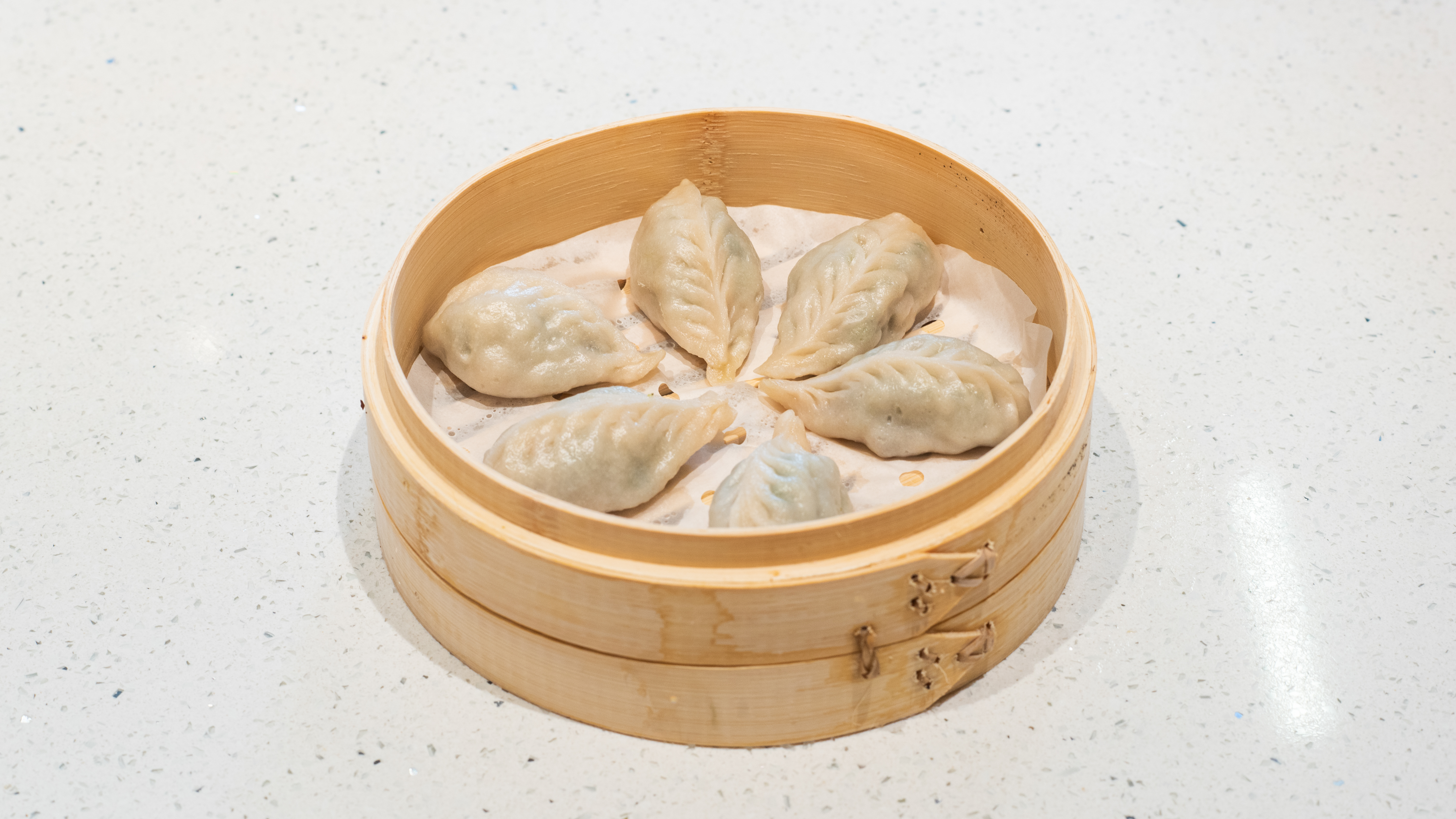 steamed vegetable dumplings (6 pc)