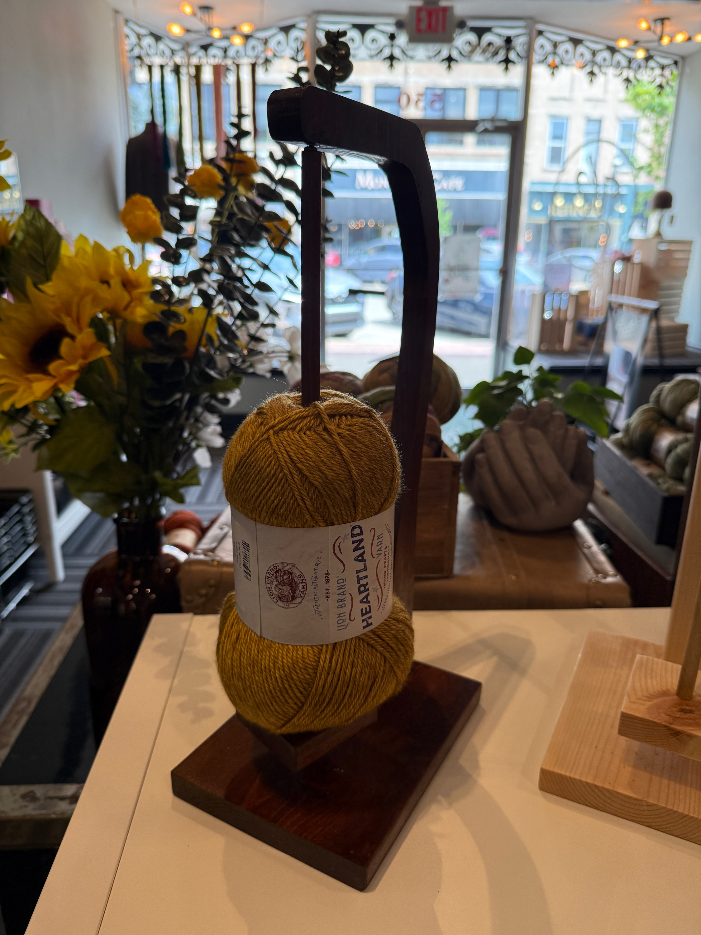Magnetic Yarn Skein Holder
