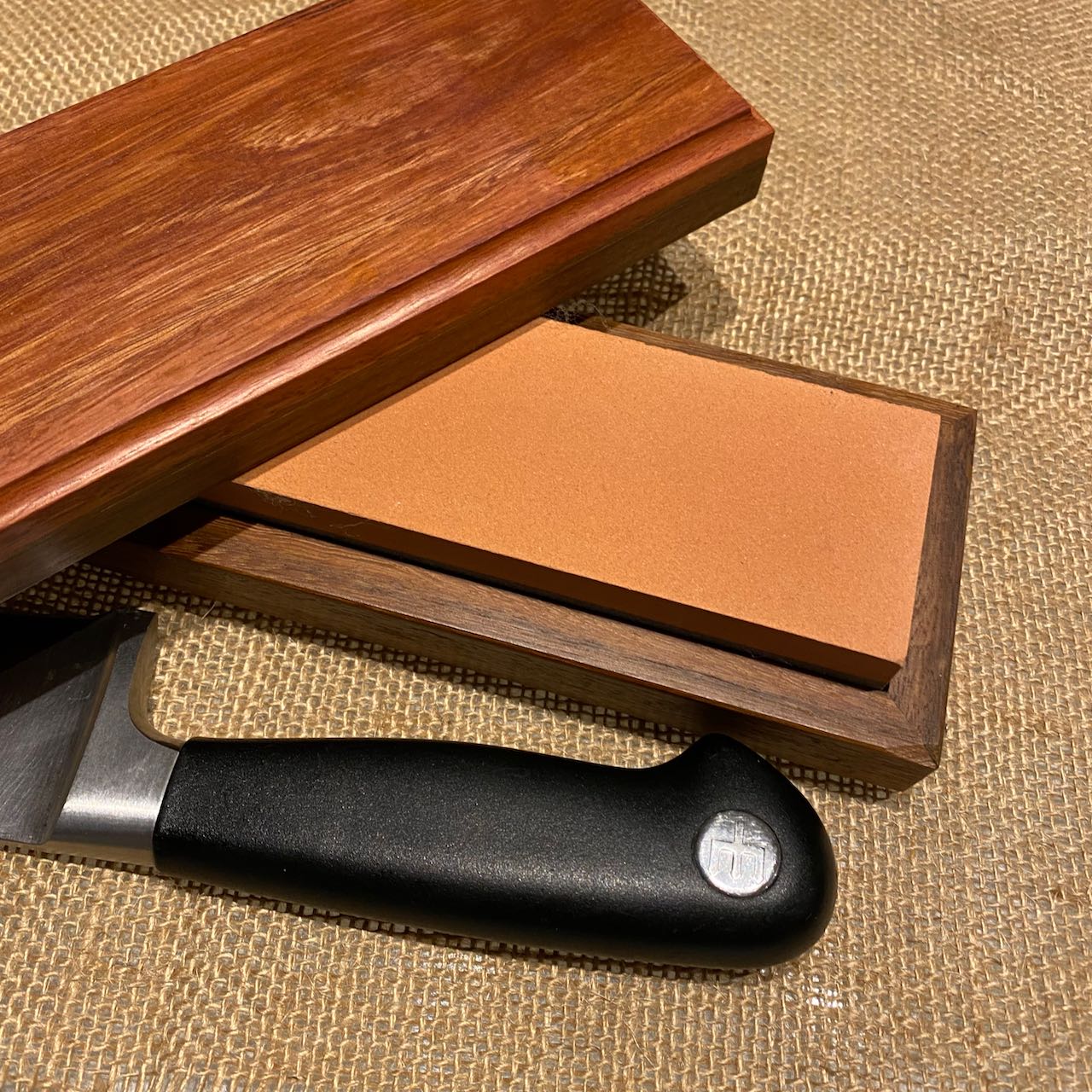 Knife Sharpening Kit - oil stone in a box