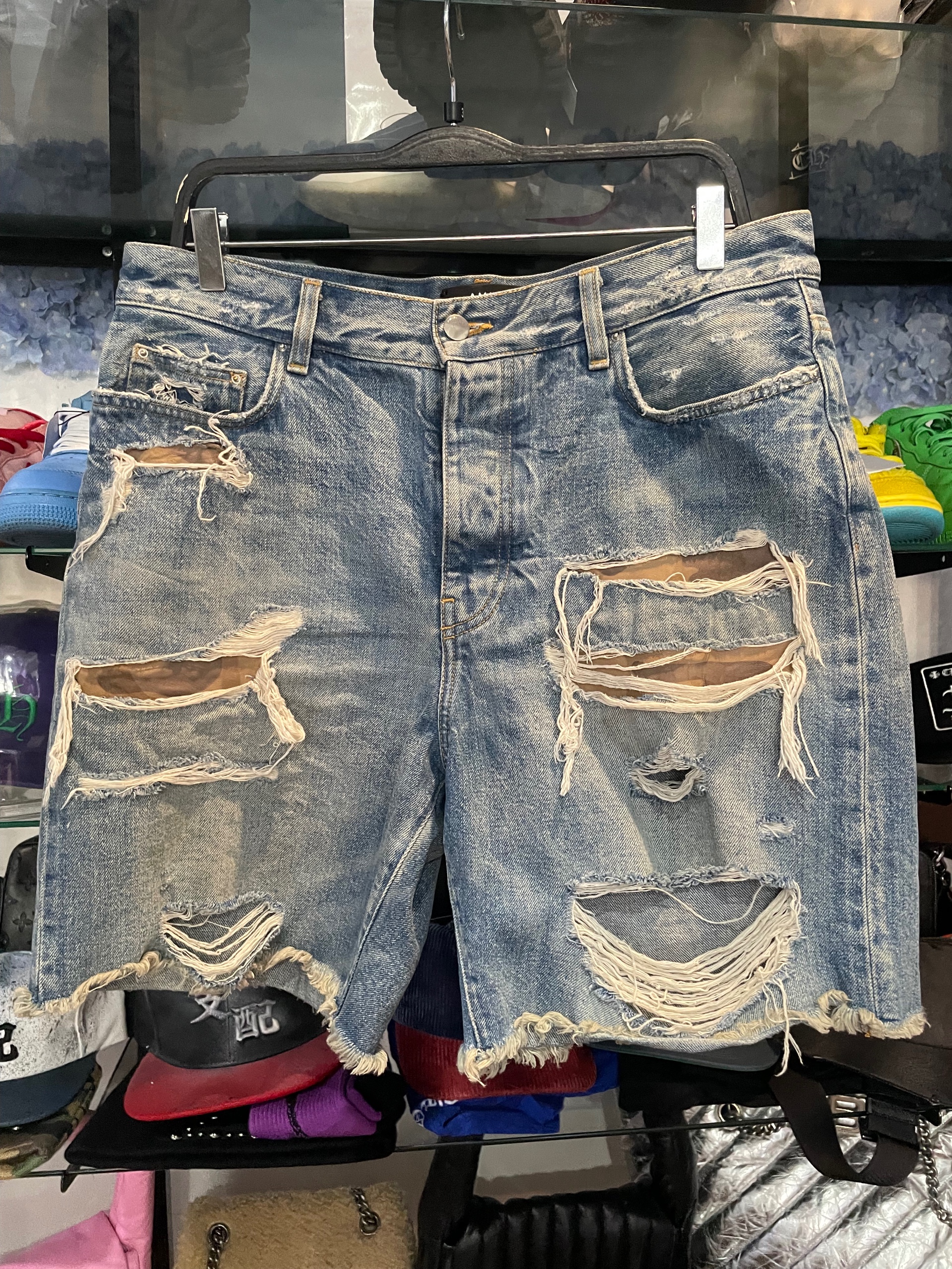 Amiri light-wash distressed demin shorts size 32 (used)