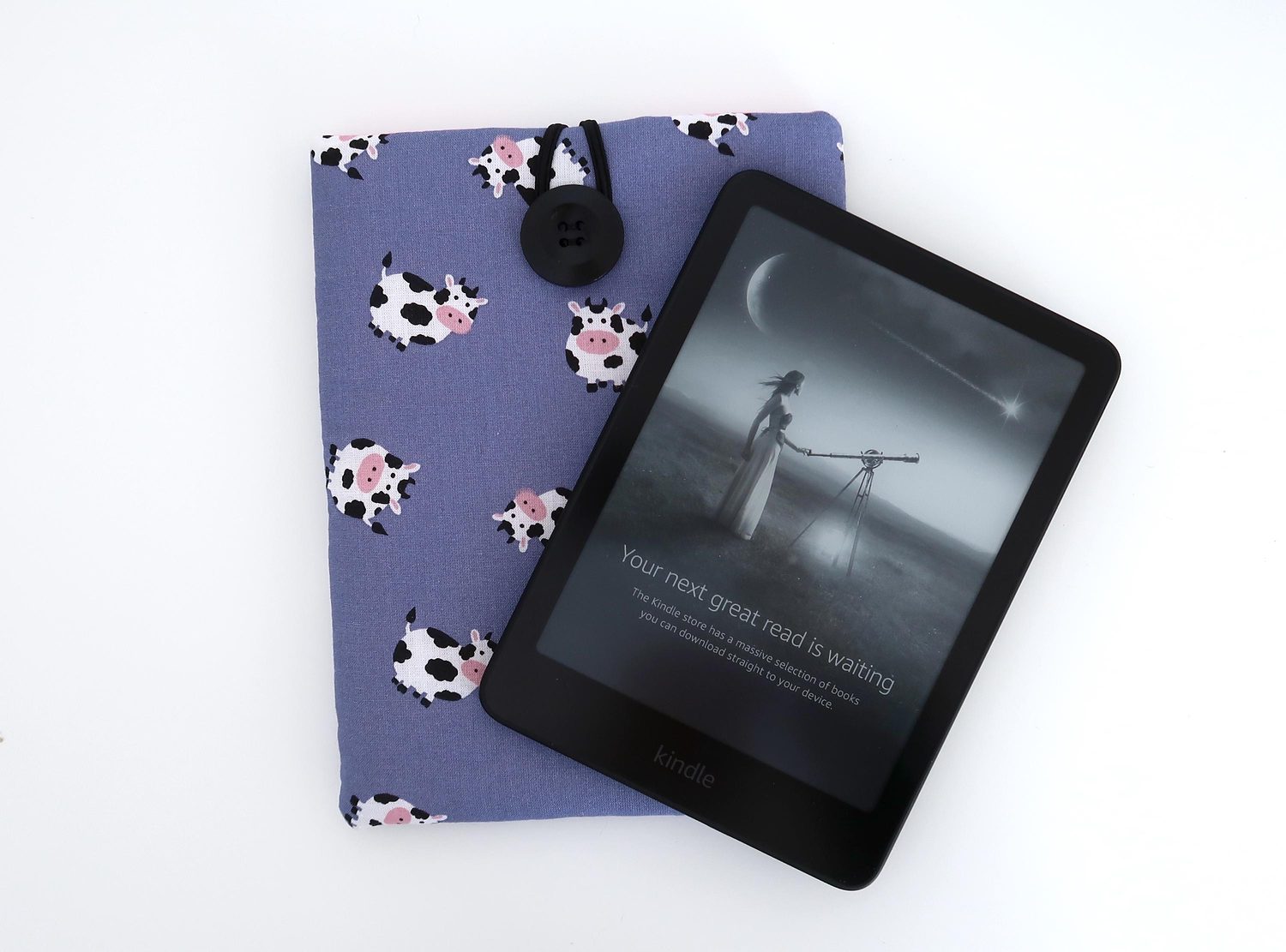 Kindle Paperwhite Cover – Cows on Purple, photo 4 of 6