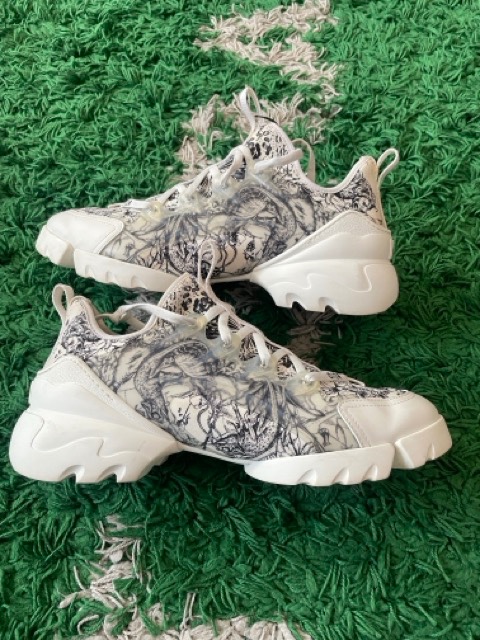 dior d connect zodiac print size 42 (used)